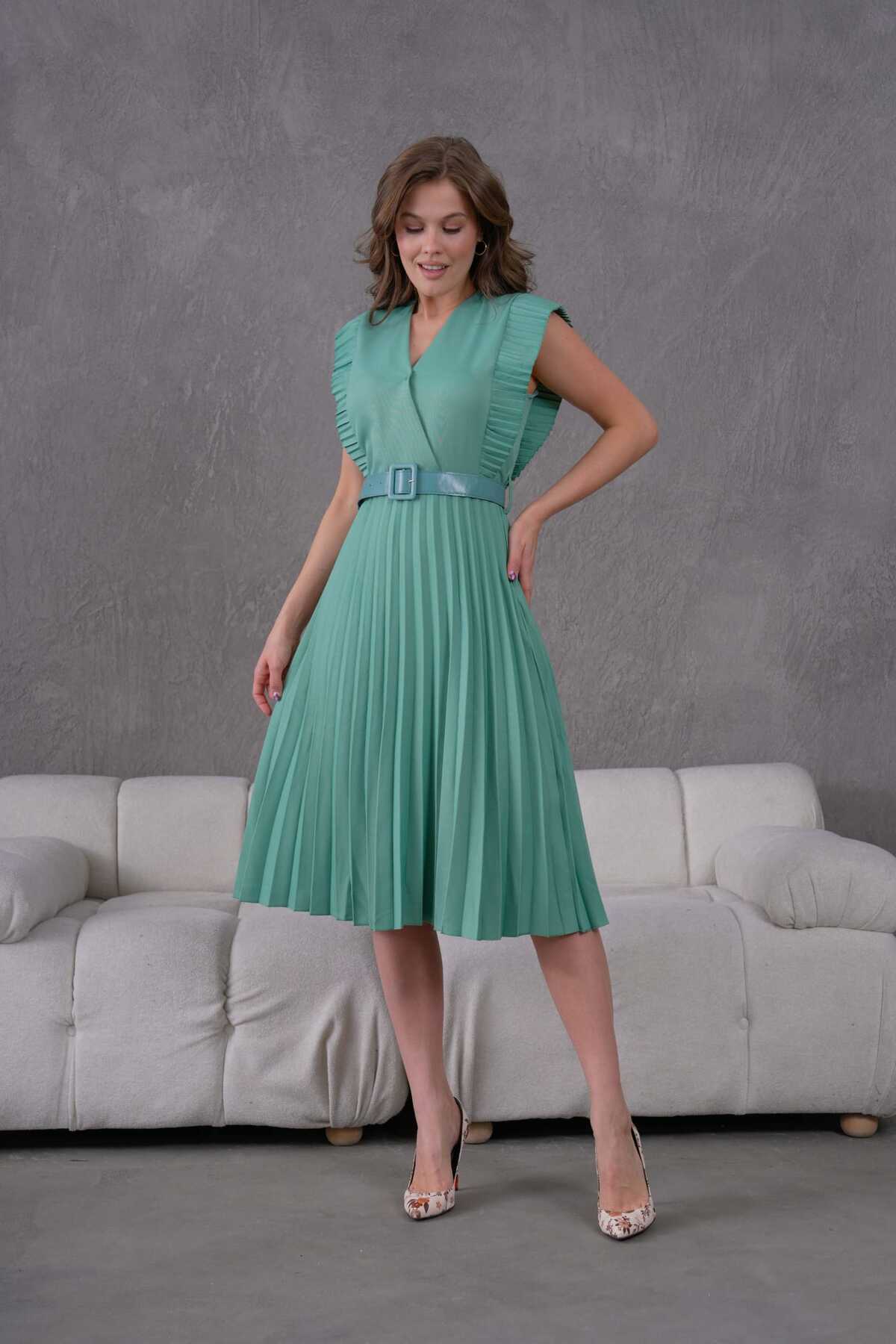 Kolsuz Pileli Elbise