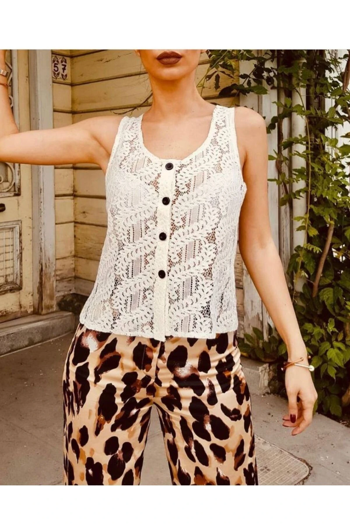 Düğmeli Dantel Bluz