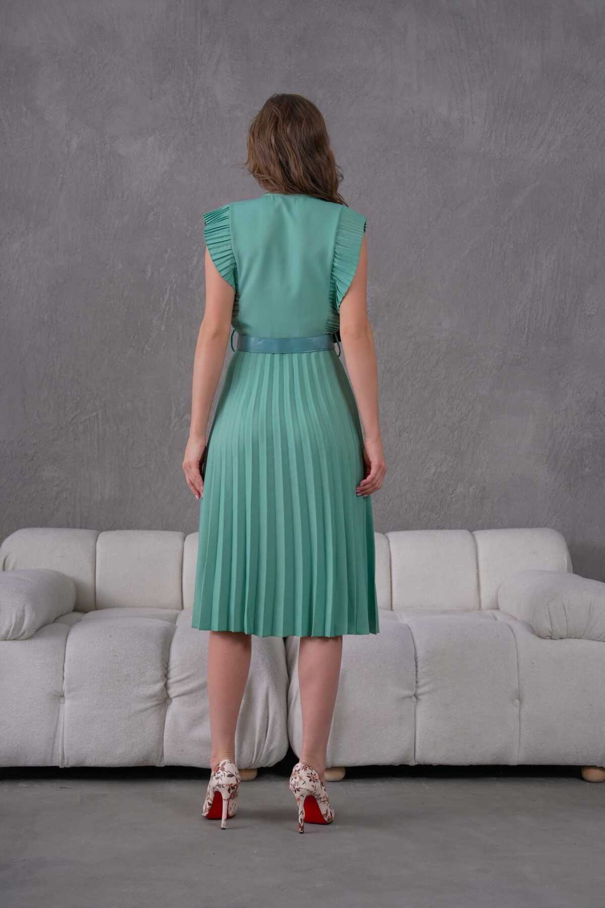 Kolsuz Pileli Elbise