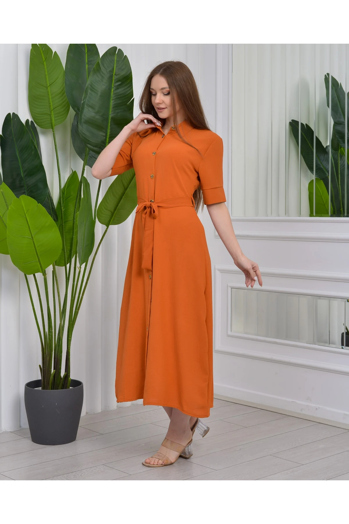 Gömlek Yaka Ayrobin Düğmeli Elbise