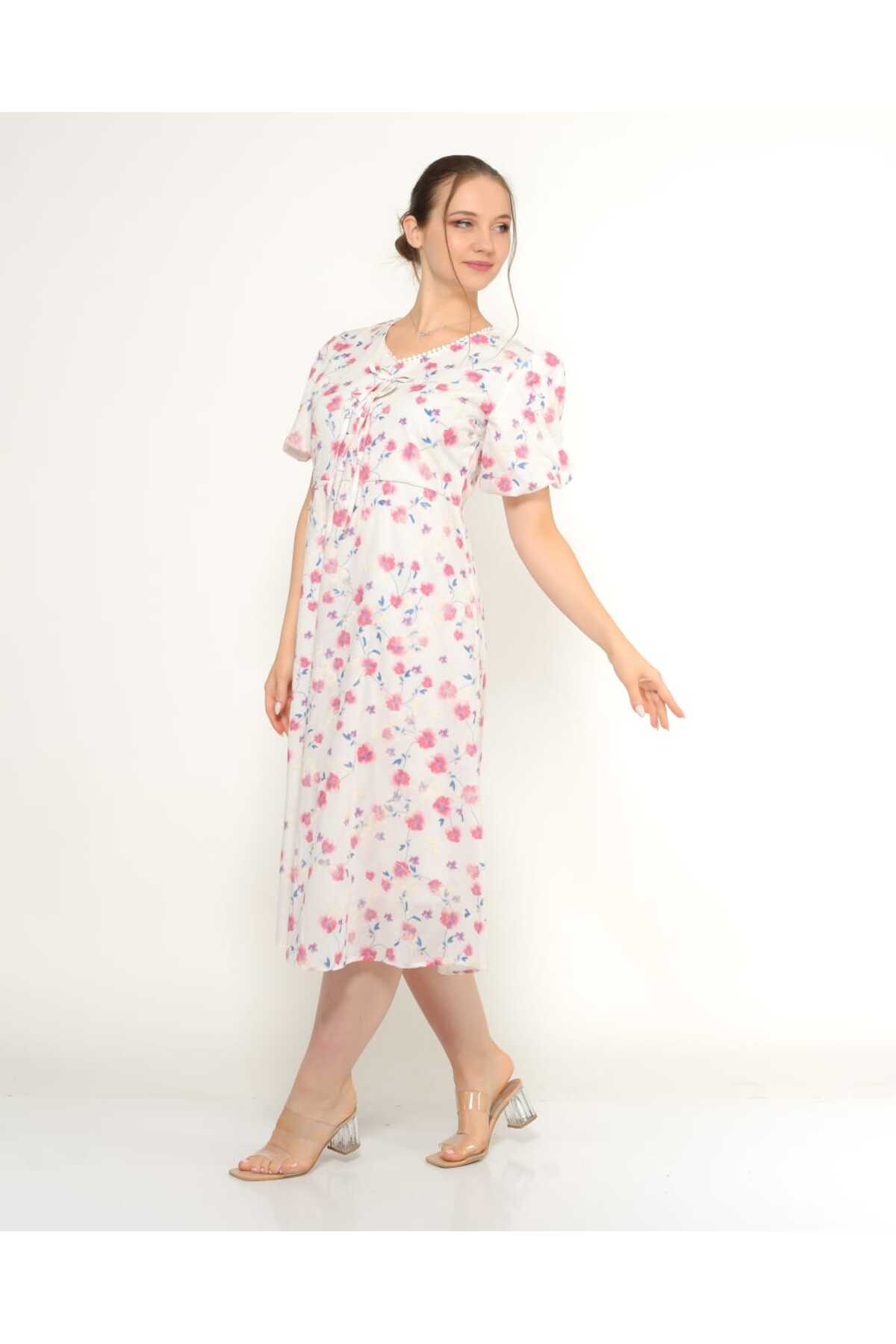 V Yaka Nakışlı Pamuklu