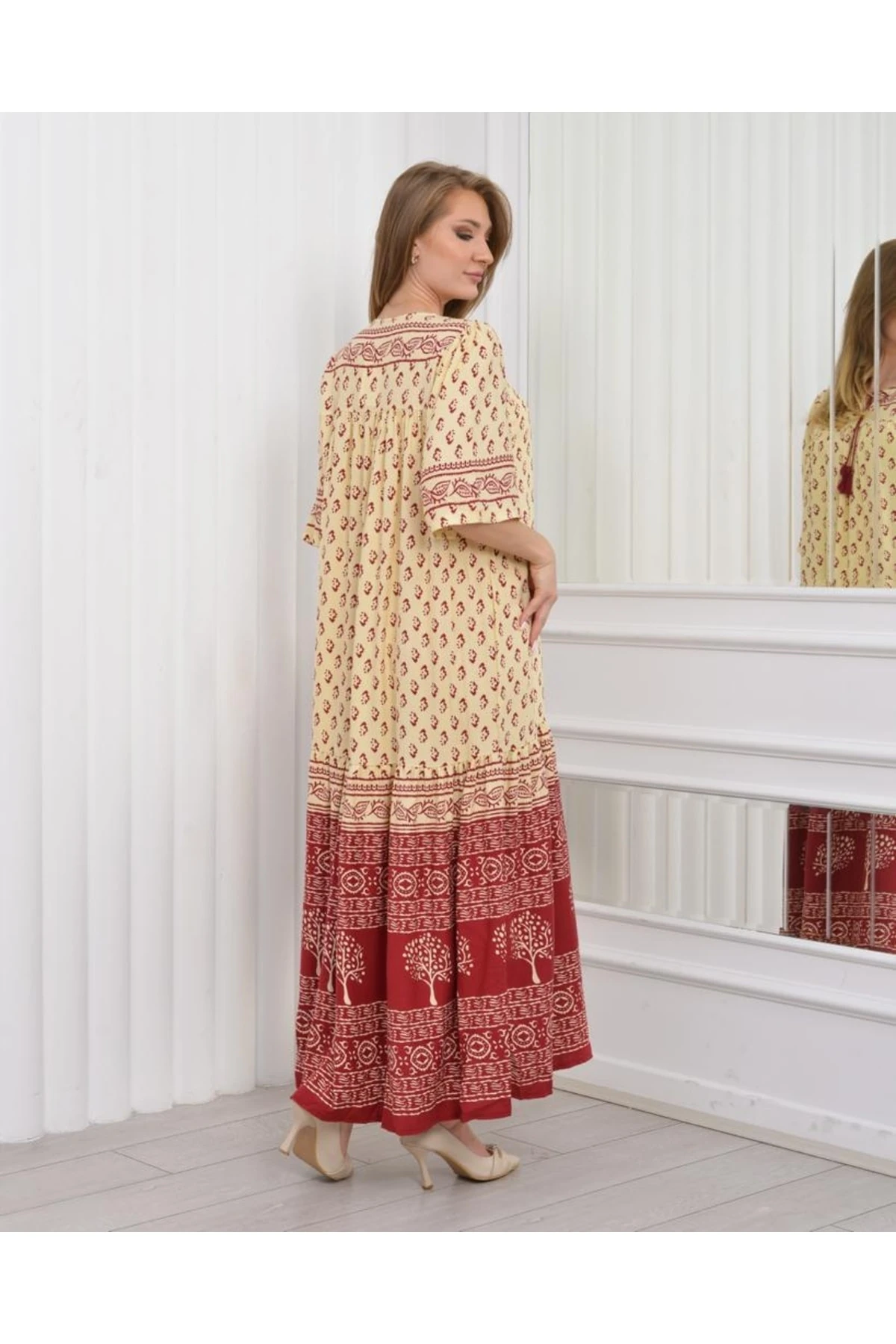 Eteği Desenli Yarım Kol Viskon