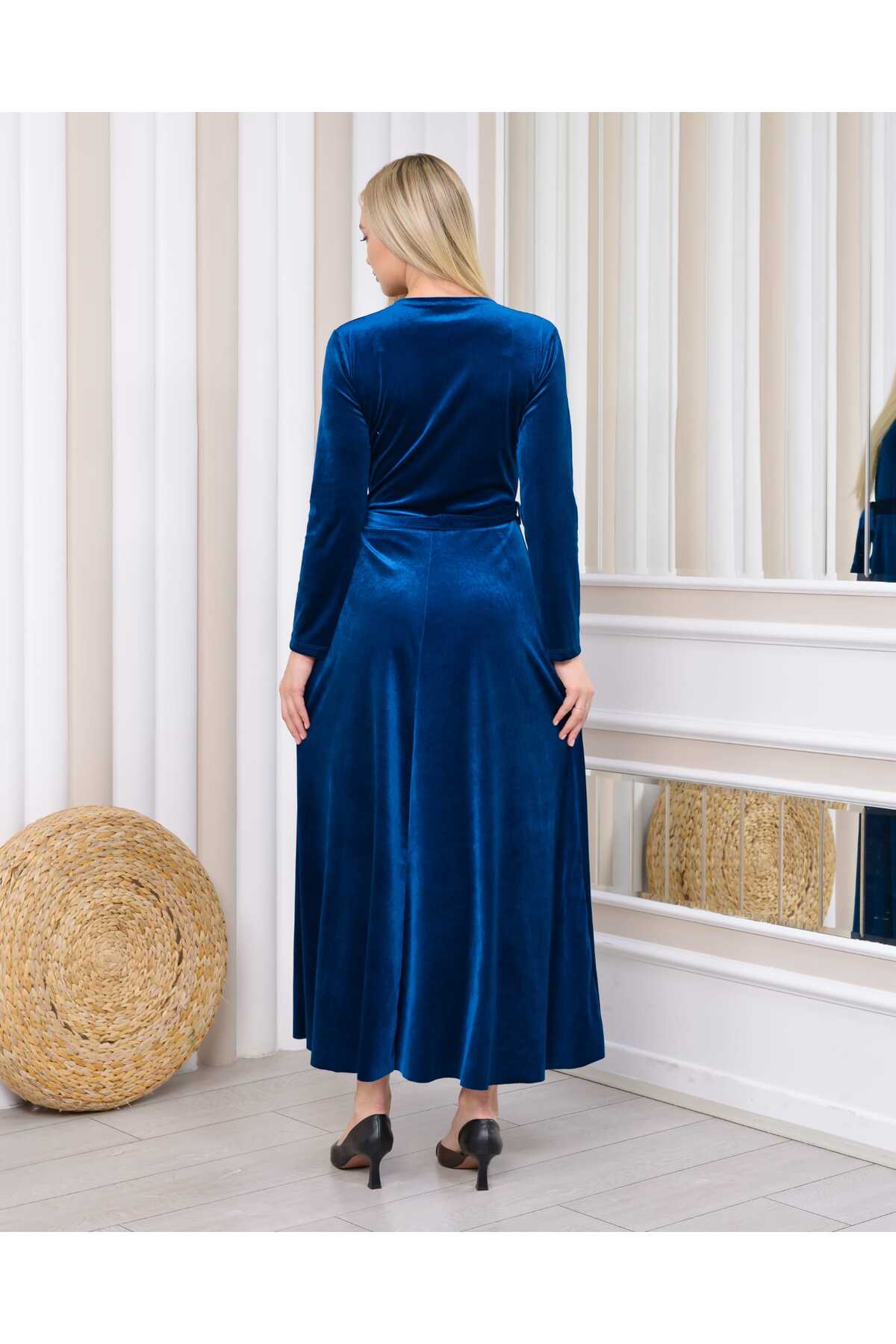 Uzun Boy Kuşaklı Kadife Elbise