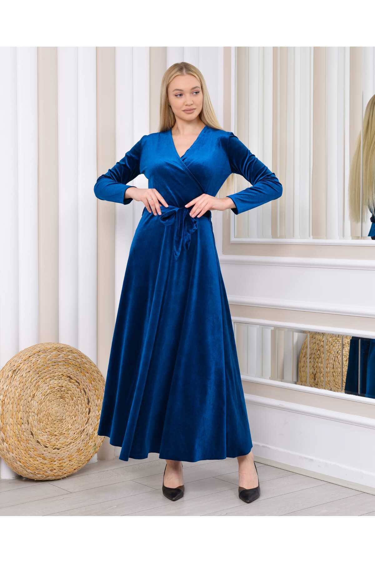 Uzun Boy Kuşaklı Kadife Elbise