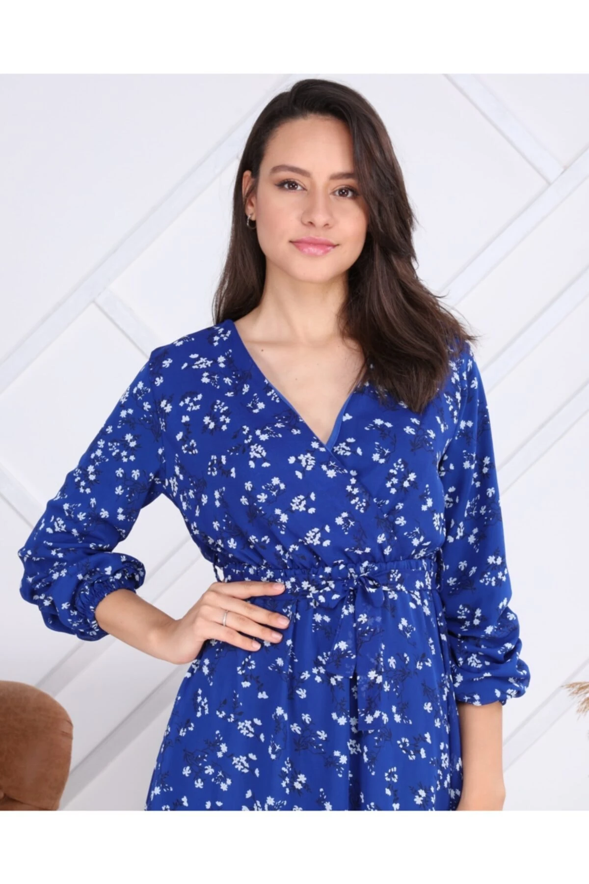 Kolu Büzgülü Çiçek Desenli Şifon Elbise