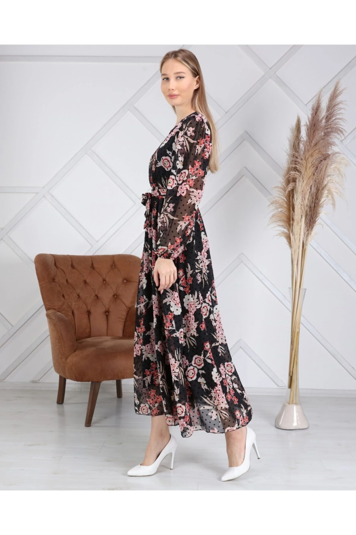 Kadın Siyah Kırmızı Flok Baskı Çiçek Desenli Şifon Elbise