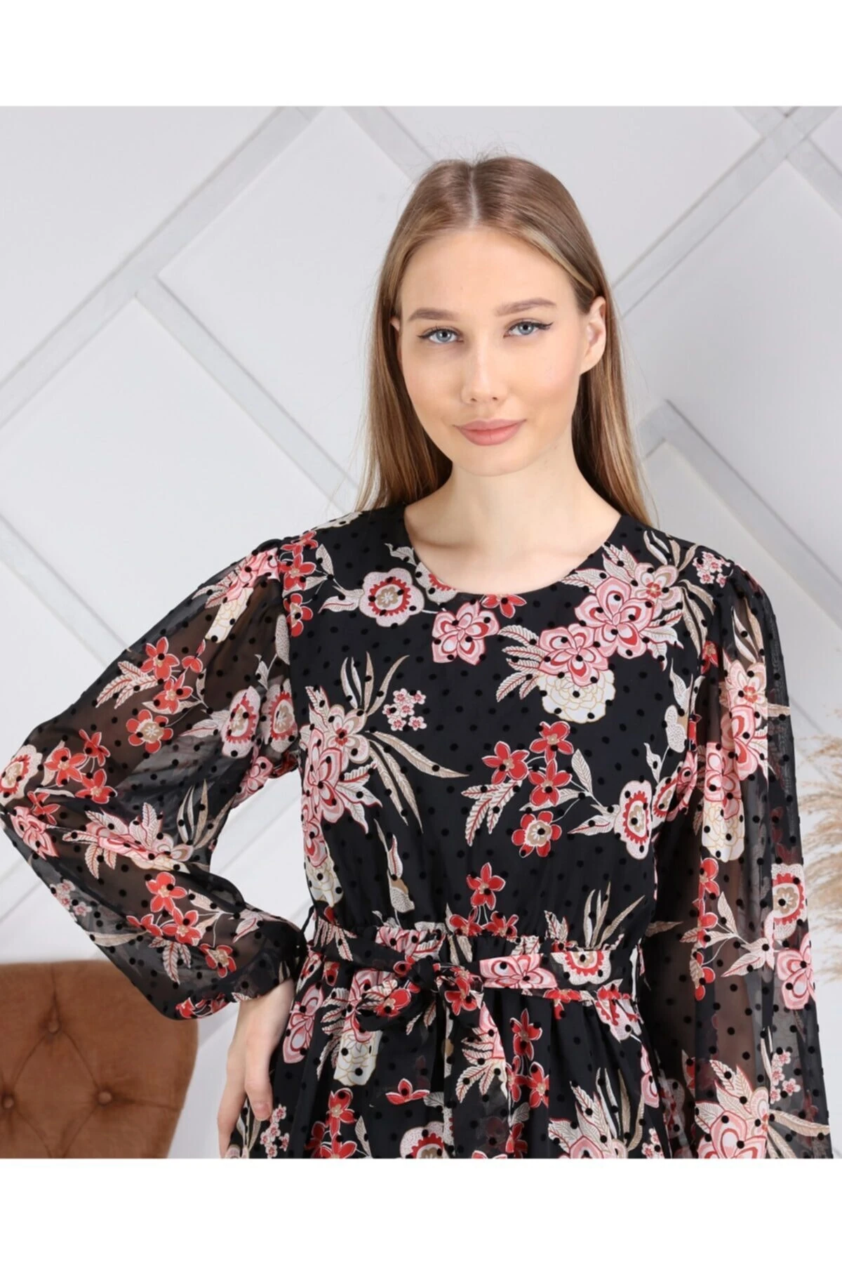 Kadın Siyah Kırmızı Flok Baskı Çiçek Desenli Şifon Elbise