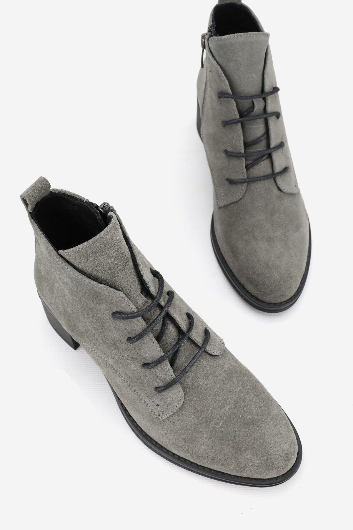 KADIN GRİ SÜET HAKİKİ DERİ 36-41 NUMARA KISA TOPUKLU BAĞCIKLI BOT & BOOTİE