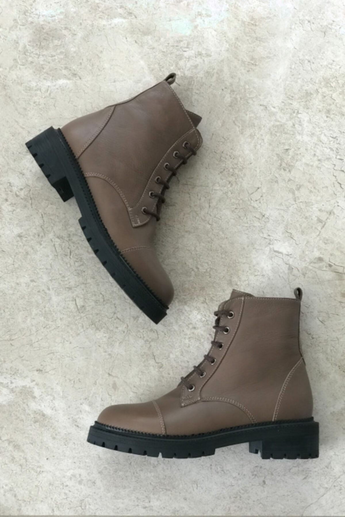 Kadın Vizon Hakiki Deri Bağcıklı Bot