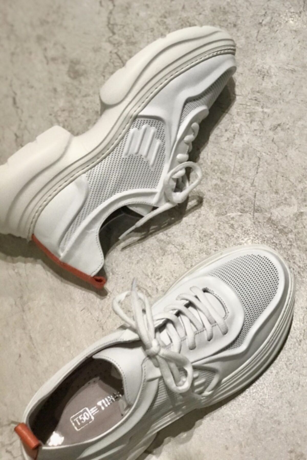 Kadın Beyaz Deri Sneaker Bağcıklı Ayakkabı
