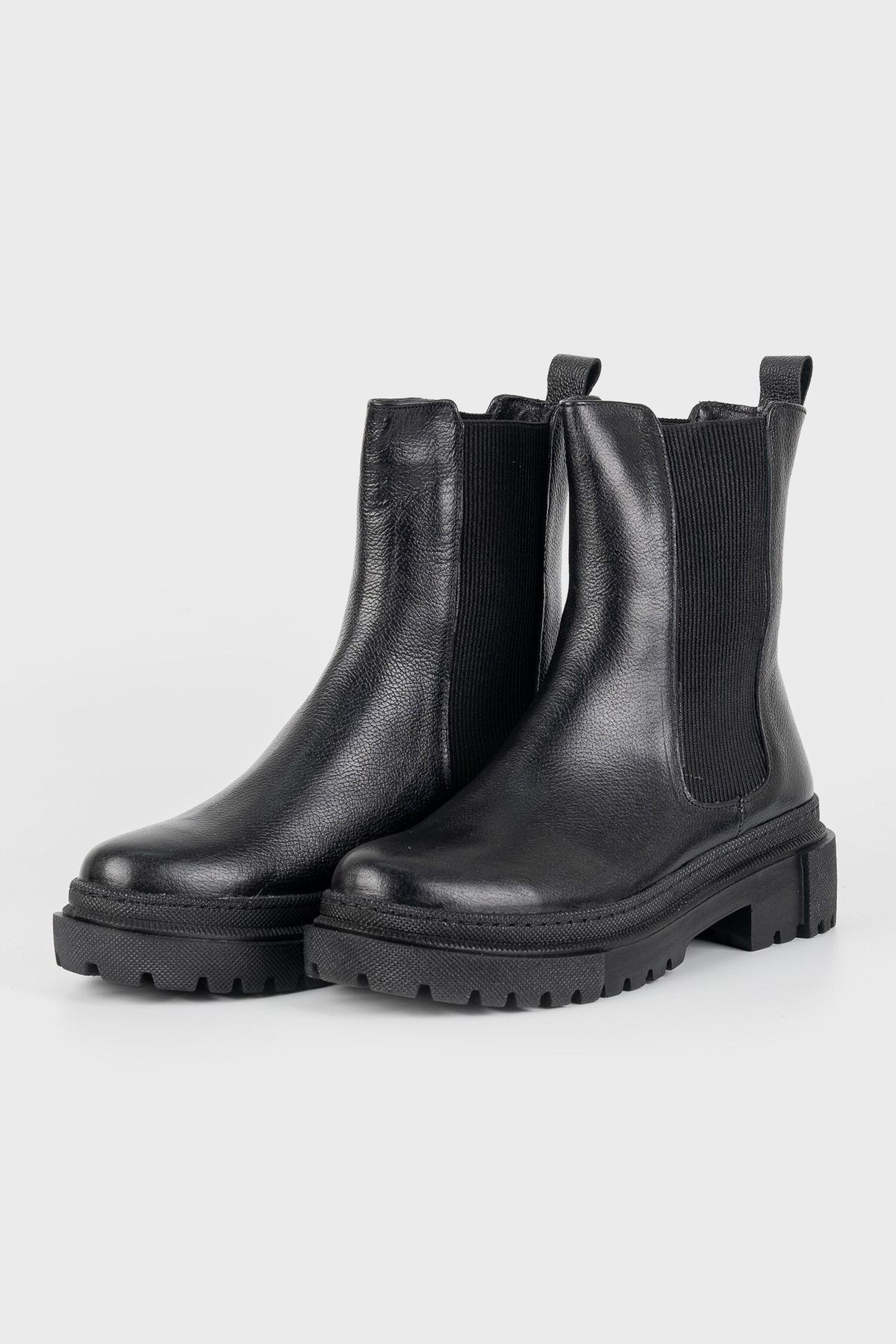 Kadın Siyah Hakiki Deri 35-41 Numara Bağcıklı Bot & Bootie