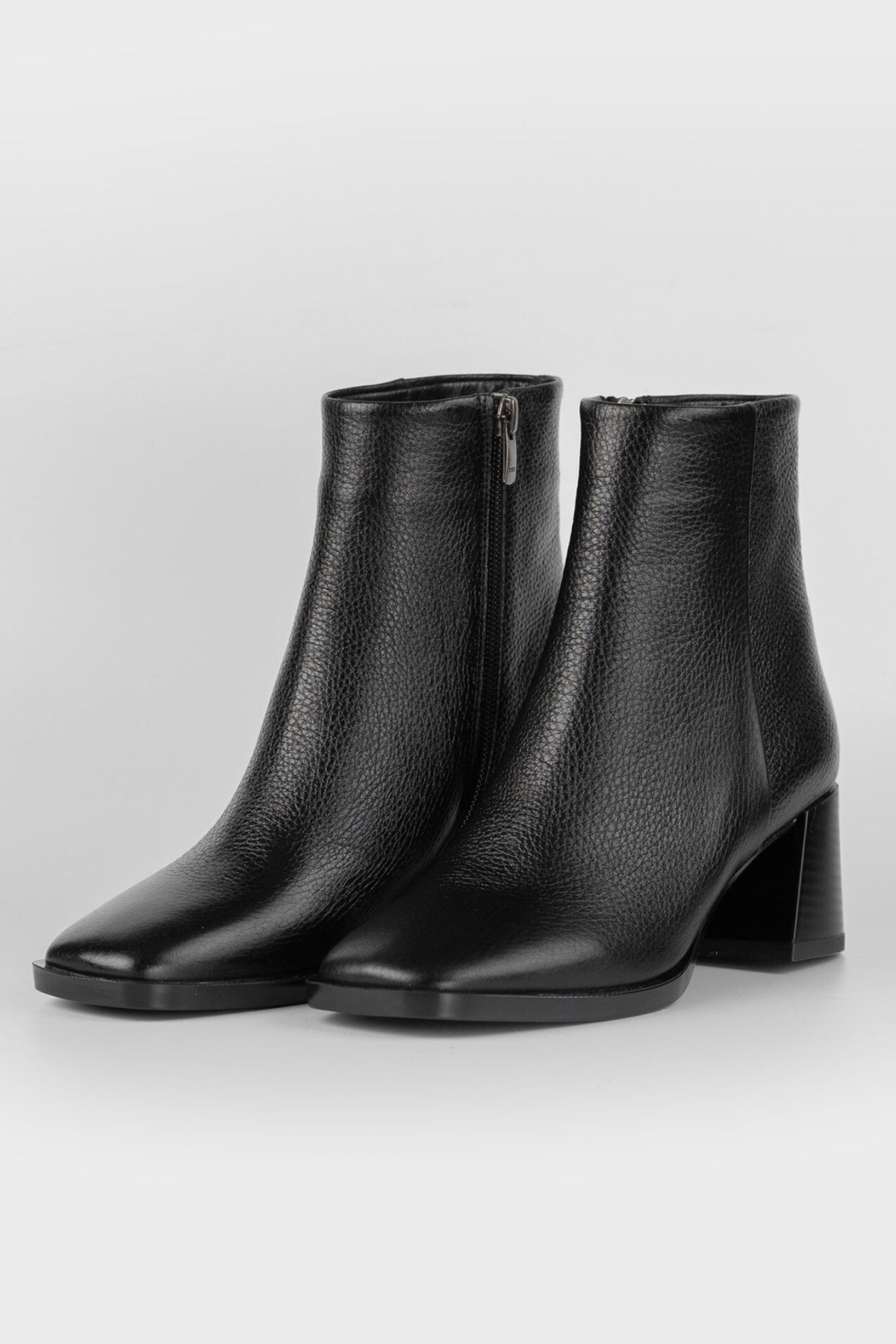 Kadın Siyah Hakiki Deri 35-40 Numara Bot & Bootie