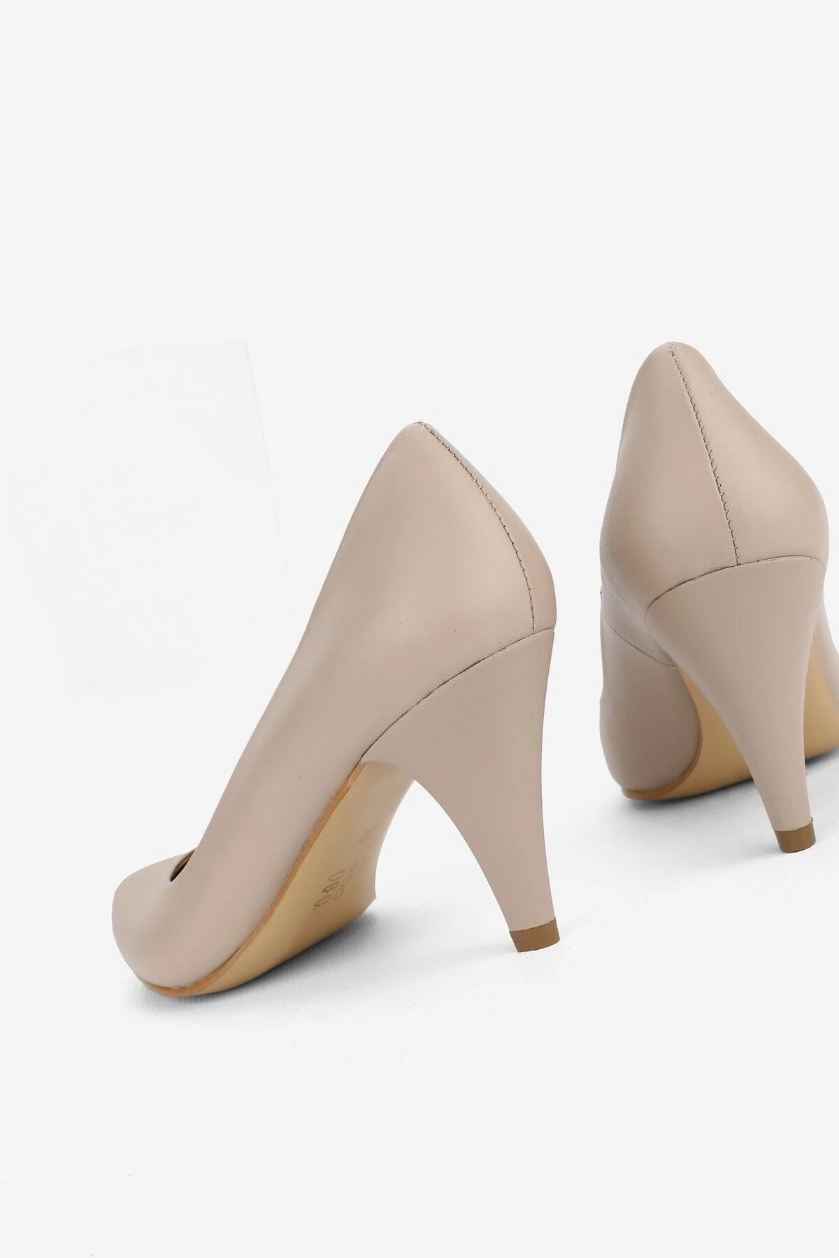 KADIN SİYAH HAKİKİ DOĞAL DERİ 35-41 NUMARA İNCE TOPUKLU AYAKKABI