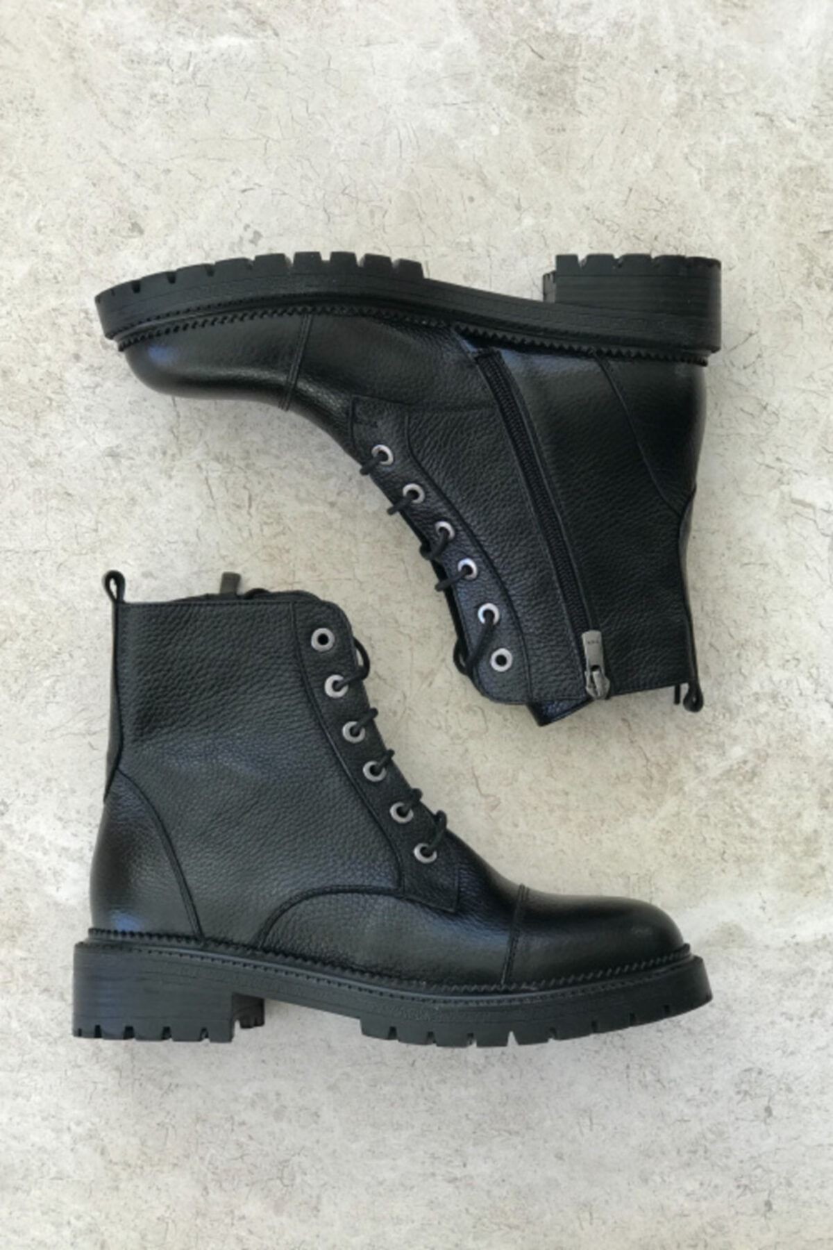 Kadın Siyah Hakiki Deri Bağcıklı Bot & Bootie
