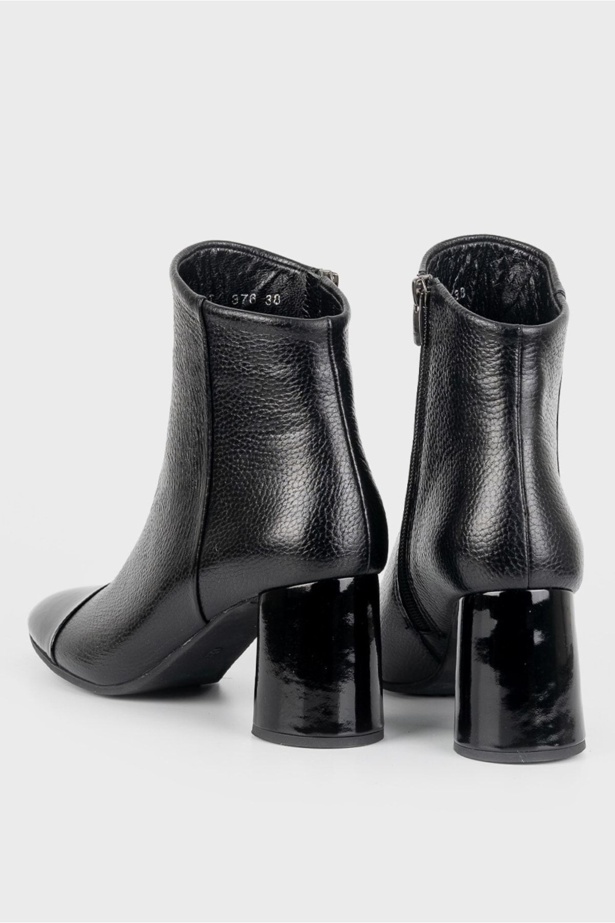 Kadın Siyah Hakiki Deri 35-40 Numara Bot & Bootie