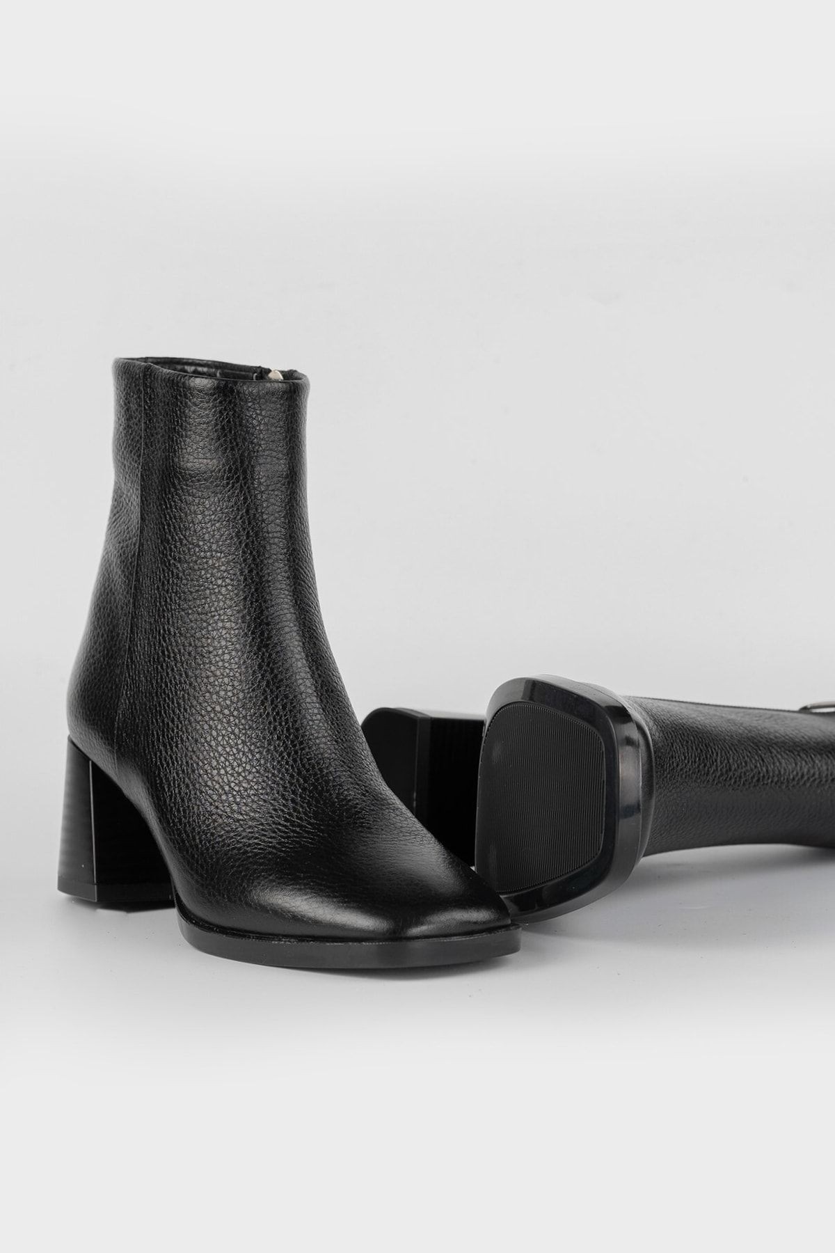 Kadın Siyah Hakiki Deri 35-40 Numara Bot & Bootie