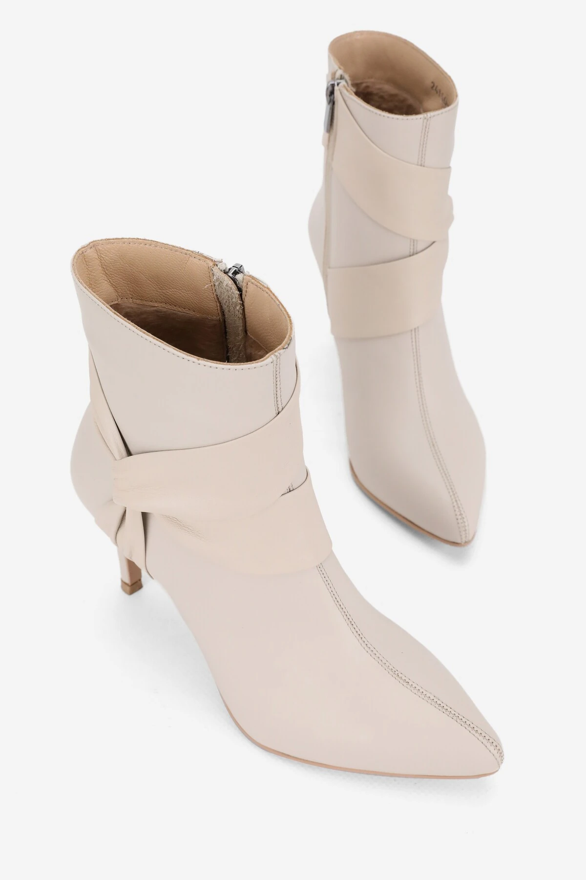 KADIN BEJ HAKİKİ DOĞAL DERİ 35-41 NUMARA İNCE TOPUKLU SİVRİ BURUNLU BOT & BOOTİE