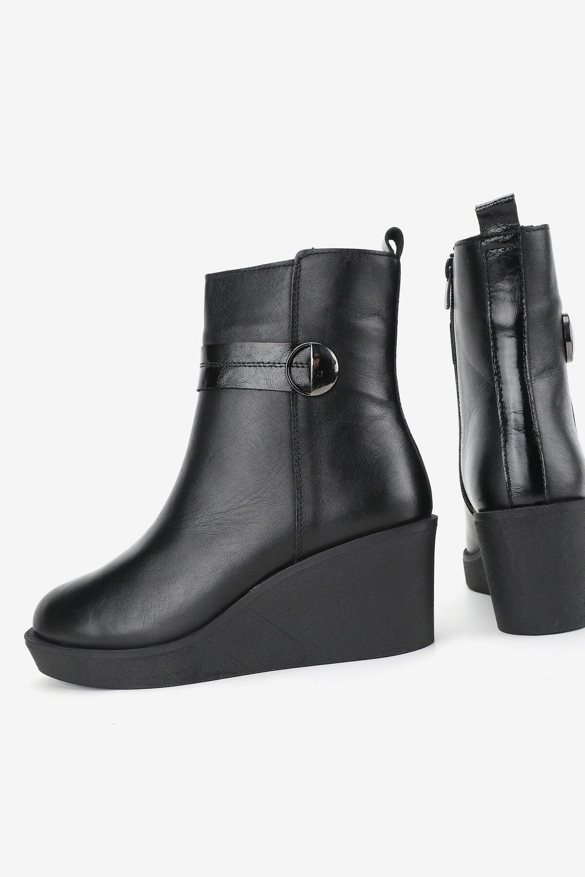 KADIN SİYAH HAKİKİ DERİ 36-41 NUMARA DOLGU ORTA TOPUKLU BİLEKTE BOT