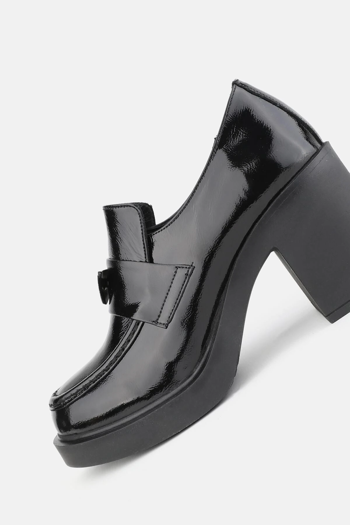 KADIN SİYAH MAT HAKİKİ DOĞAL DERİ 36-41 NUMARA YÜKSEK TOPUKLU LOAFER AYAKKABI