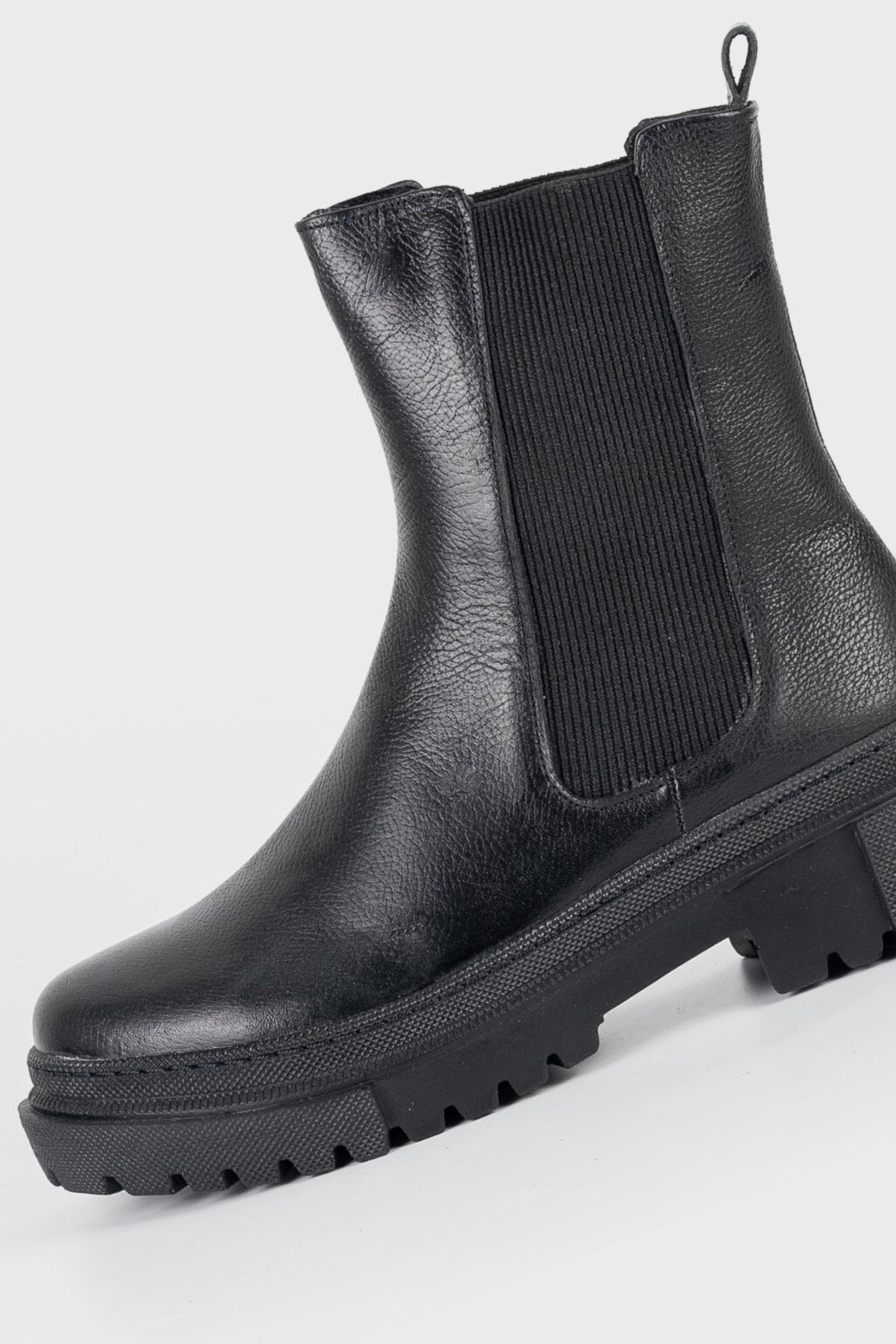 Kadın Siyah Hakiki Deri 35-41 Numara Bağcıklı Bot & Bootie