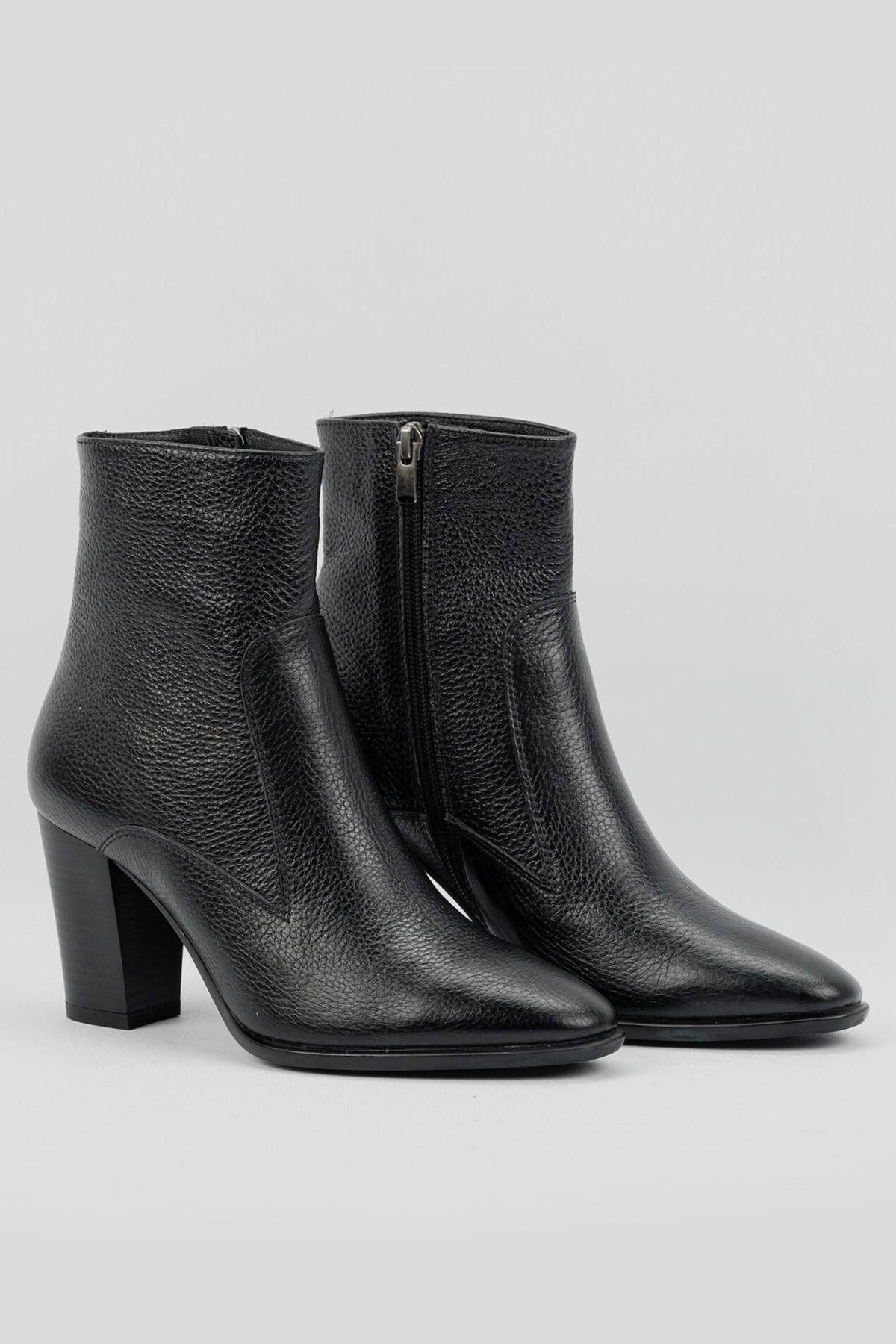 Kadın Siyah Hakiki Deri 35-40 Numara Bot & Bootie