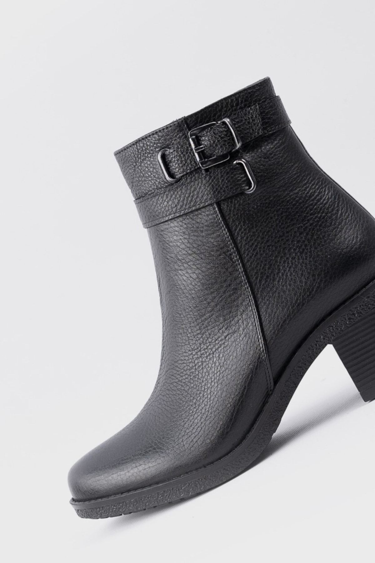 Kadın Siyah Hakiki Deri 35-40 Numara Bot & Bootie