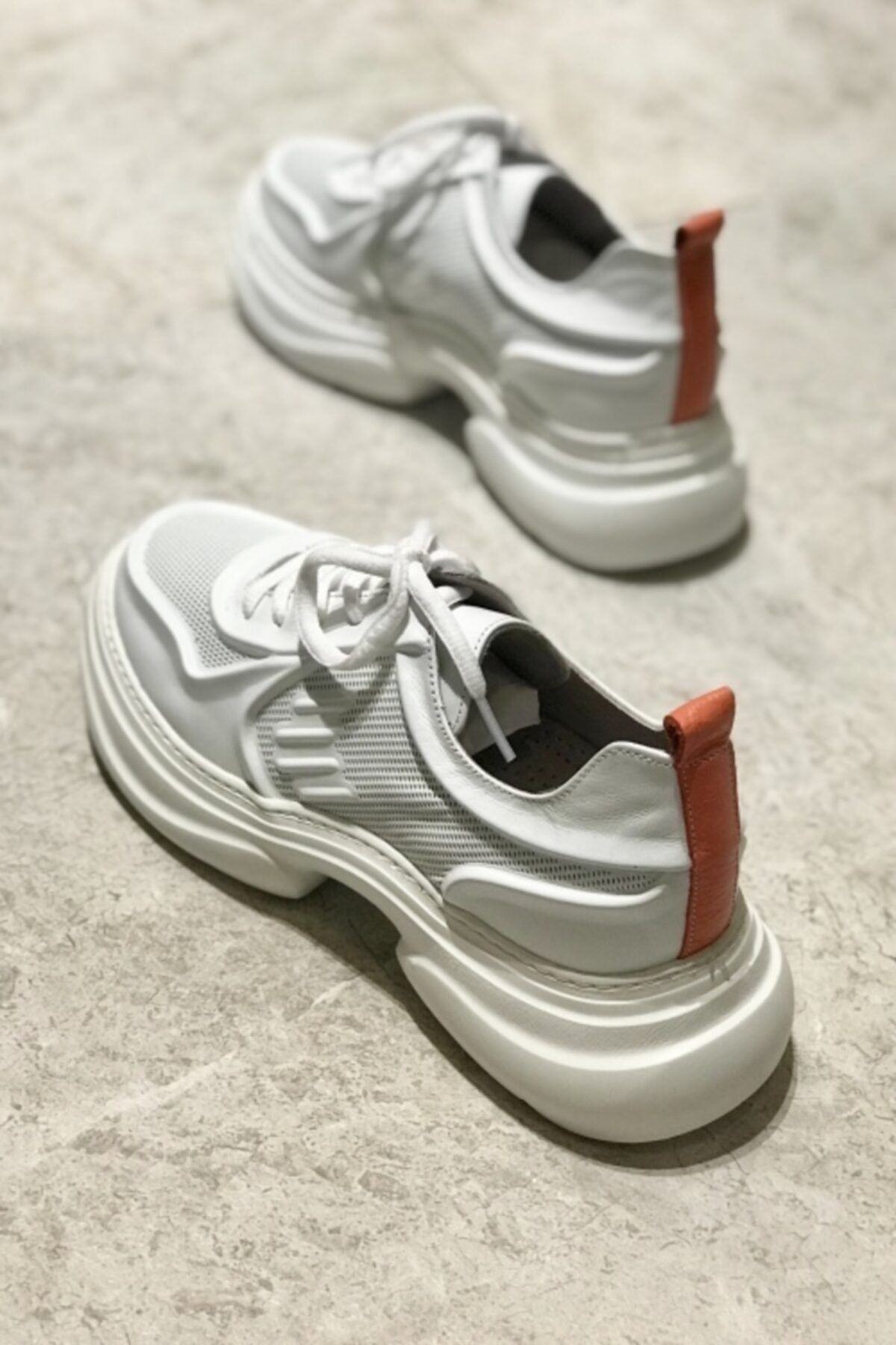 Kadın Beyaz Deri Sneaker Bağcıklı Ayakkabı