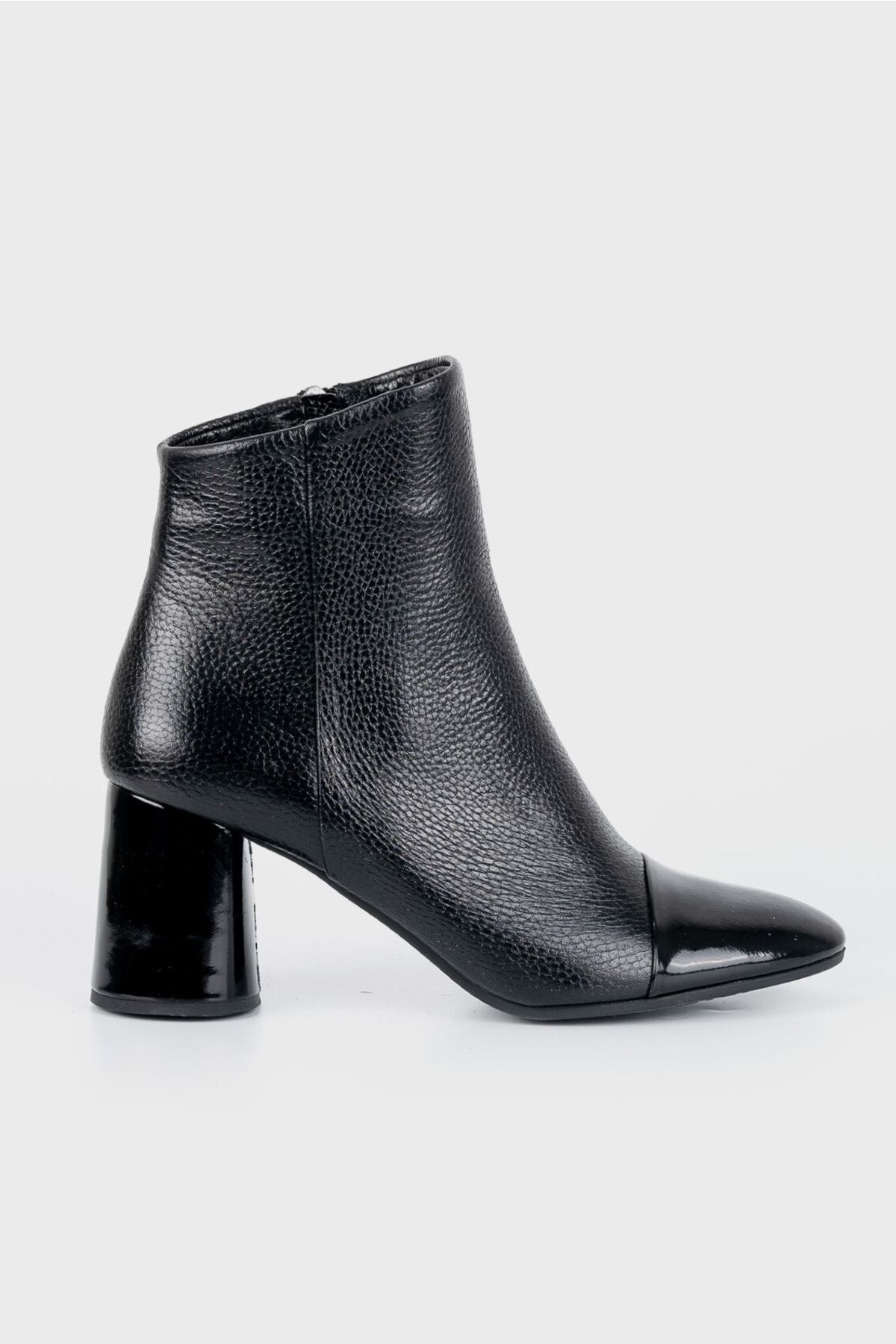 Kadın Siyah Hakiki Deri 35-40 Numara Bot & Bootie