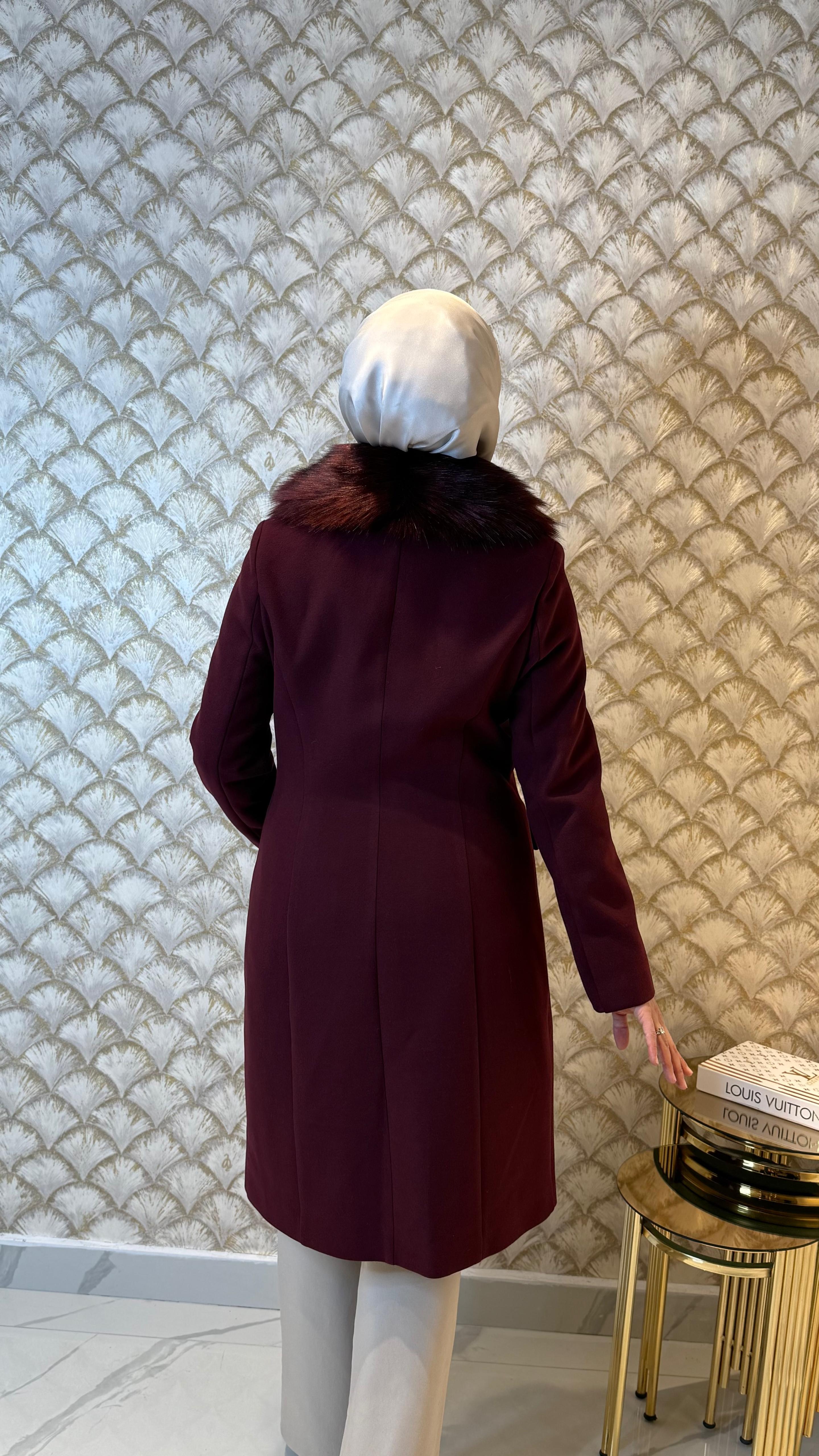 EKOL Yakası Kürklü Kaban