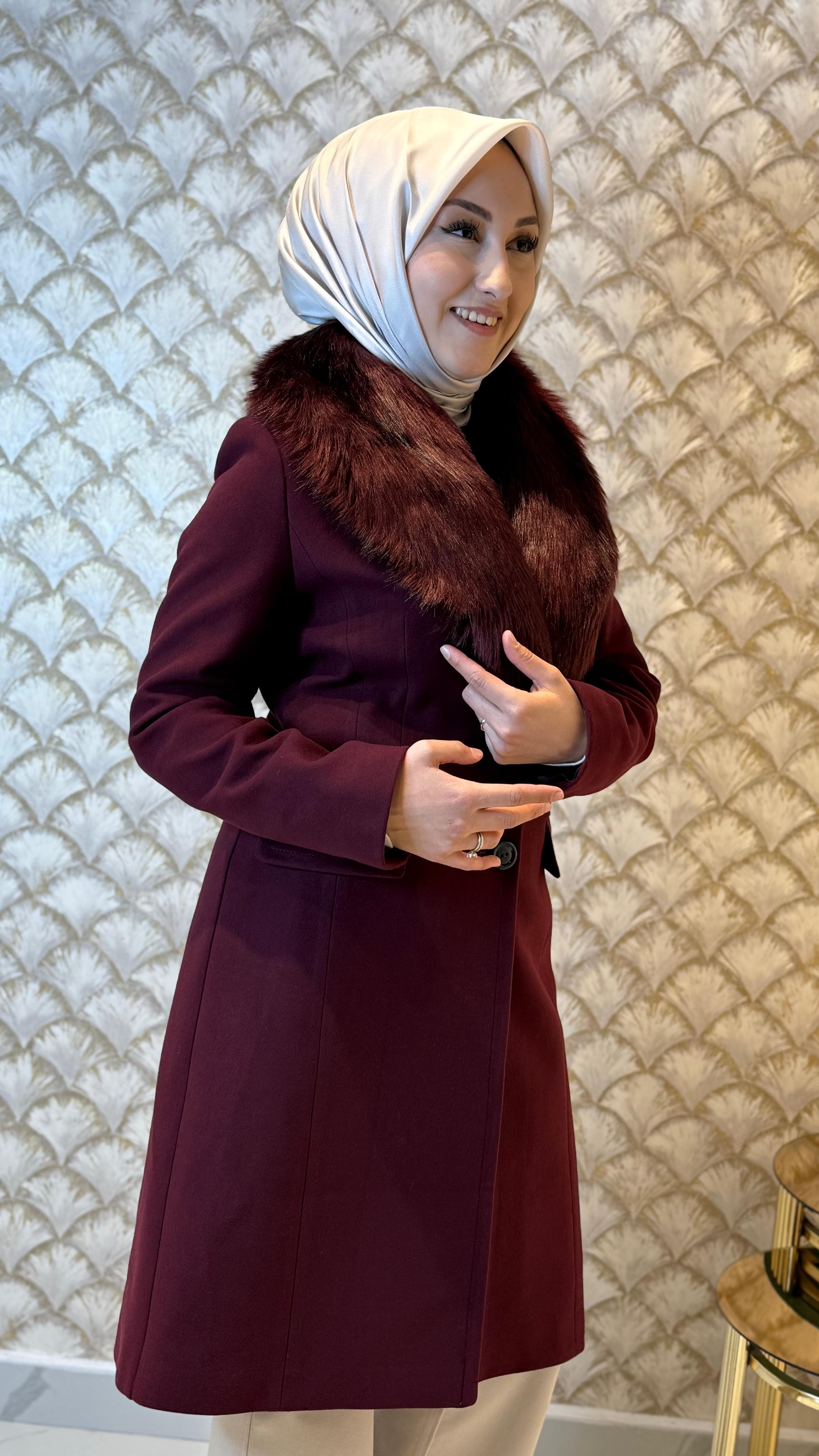 EKOL Yakası Kürklü Kaban