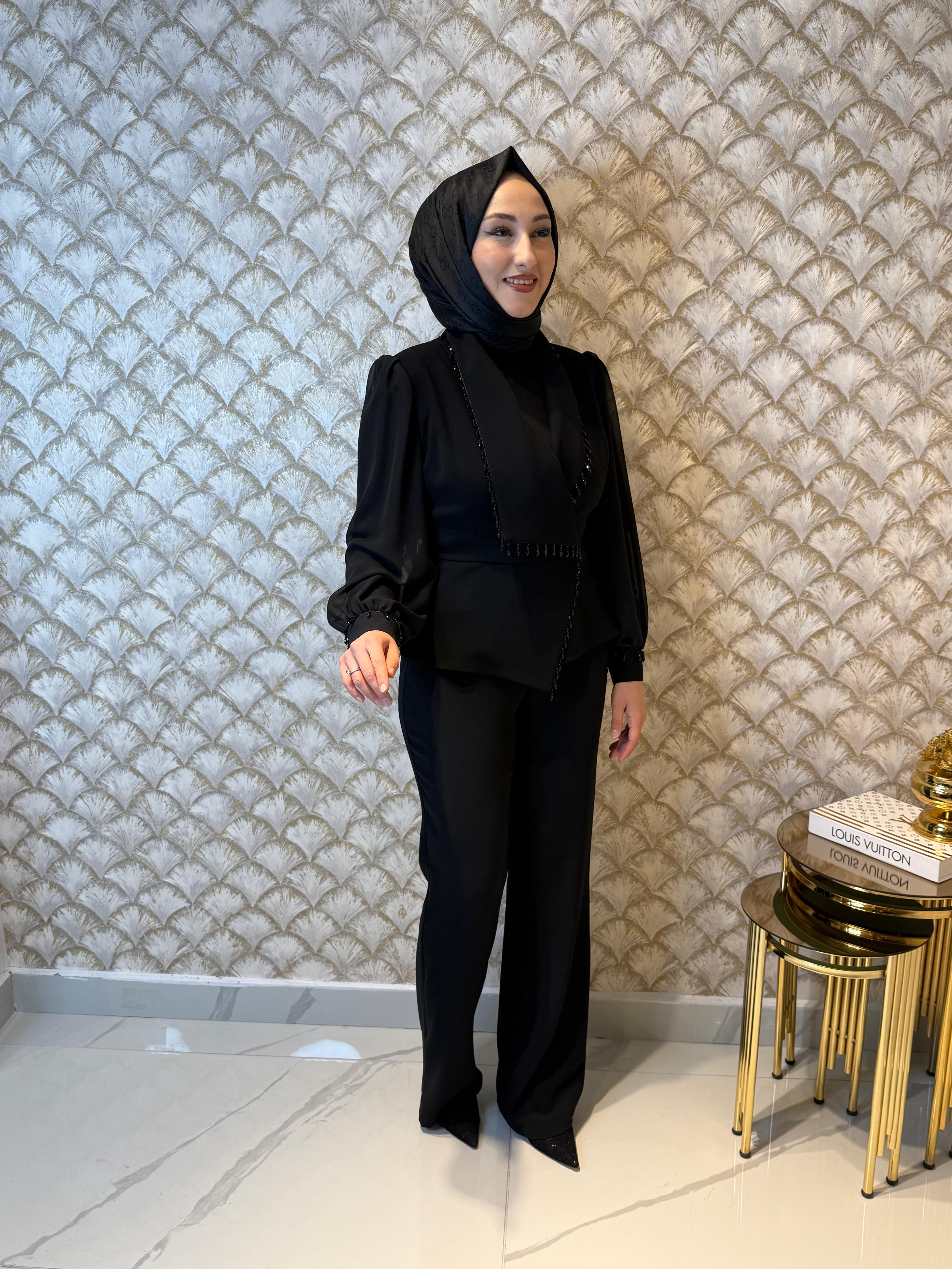 MODAİLGİ Boncuk Detaylı Kısa Ceket Takım