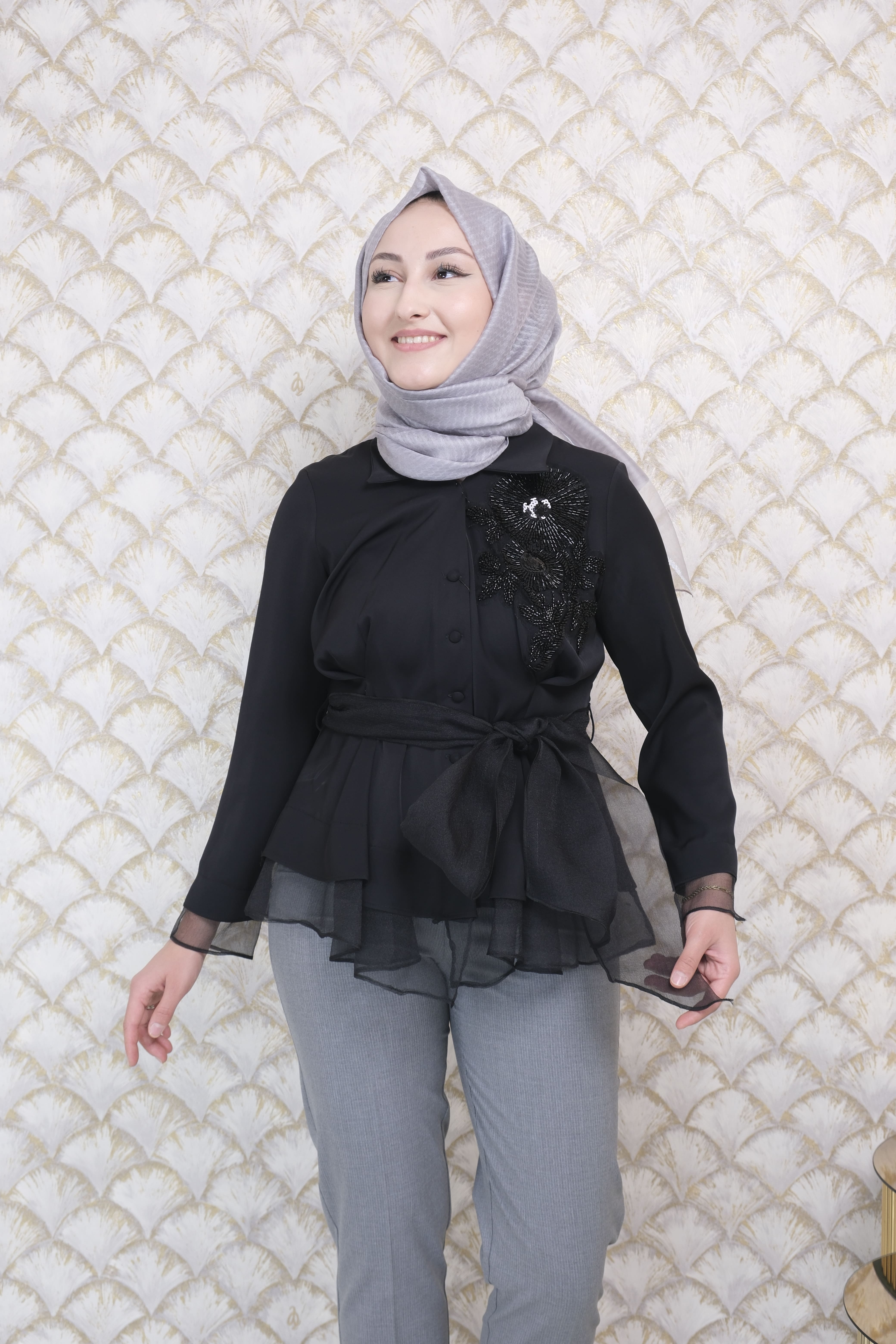 MODAİLGİ İthal Çiçek Desen İşlemeli Gömlek