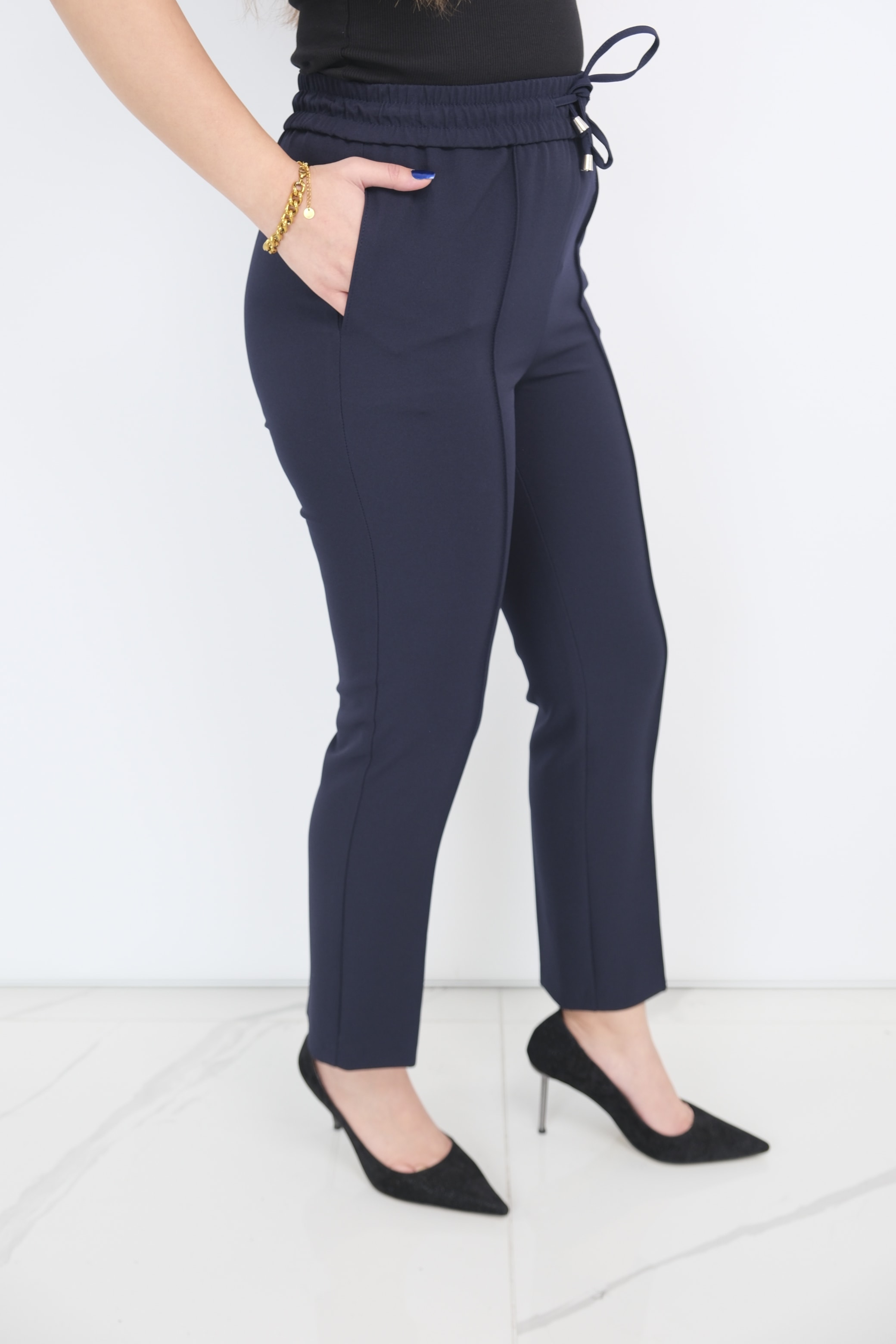 YUSUF ÖZDEMİR Bel Bağcıklı Kalem Pantolon 