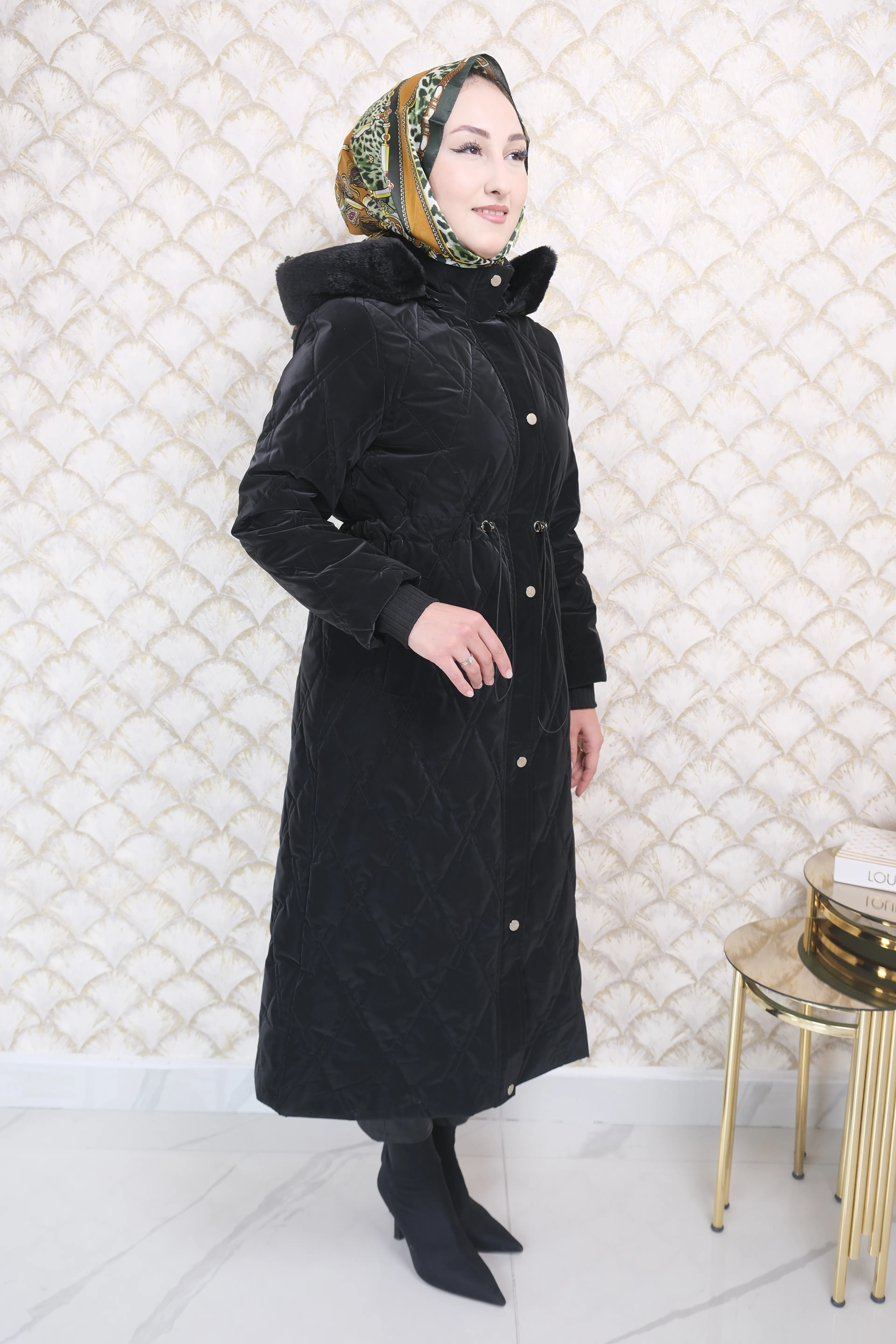 NURGÜN Kapitone Mont