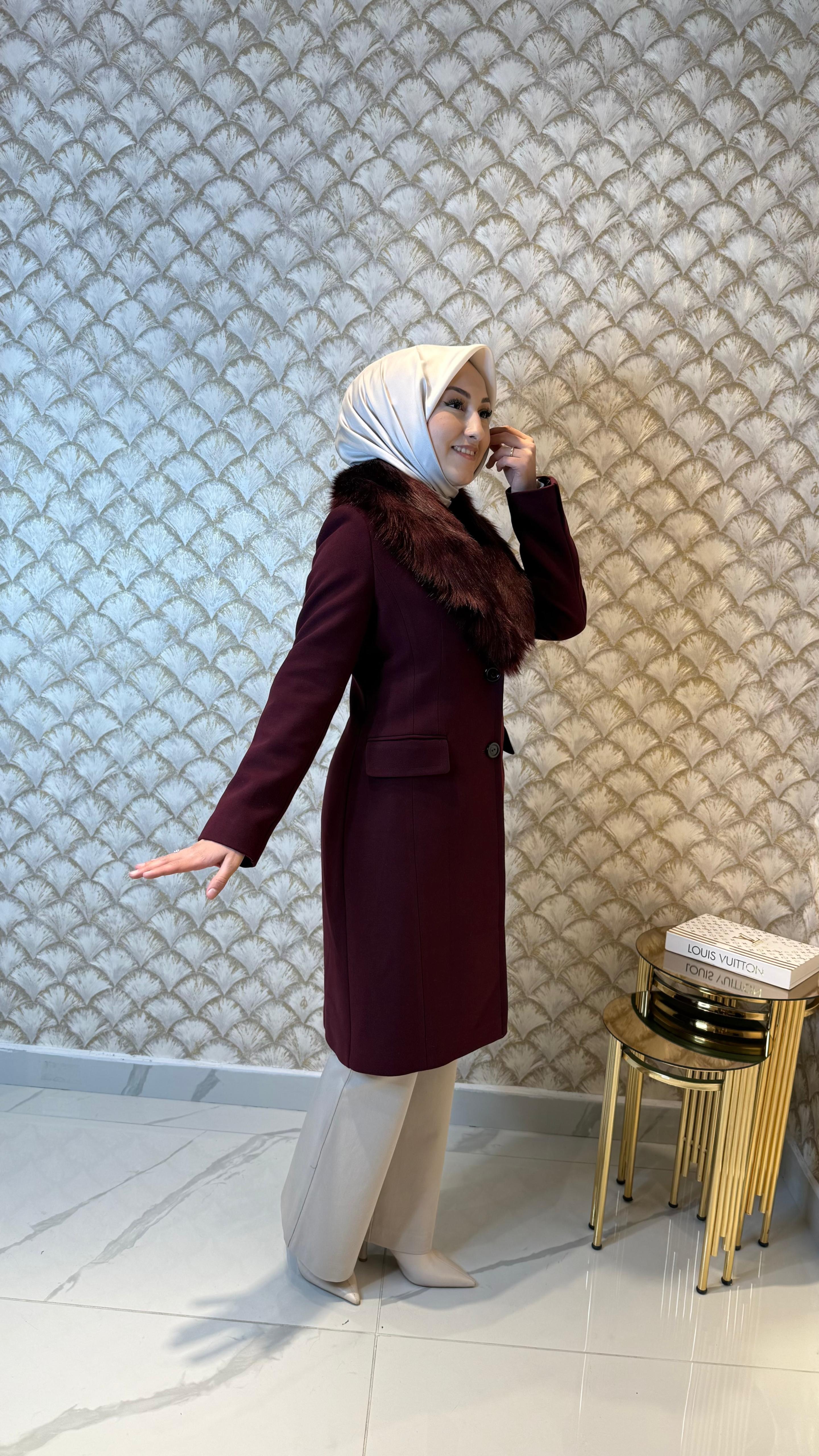 EKOL Yakası Kürklü Kaban