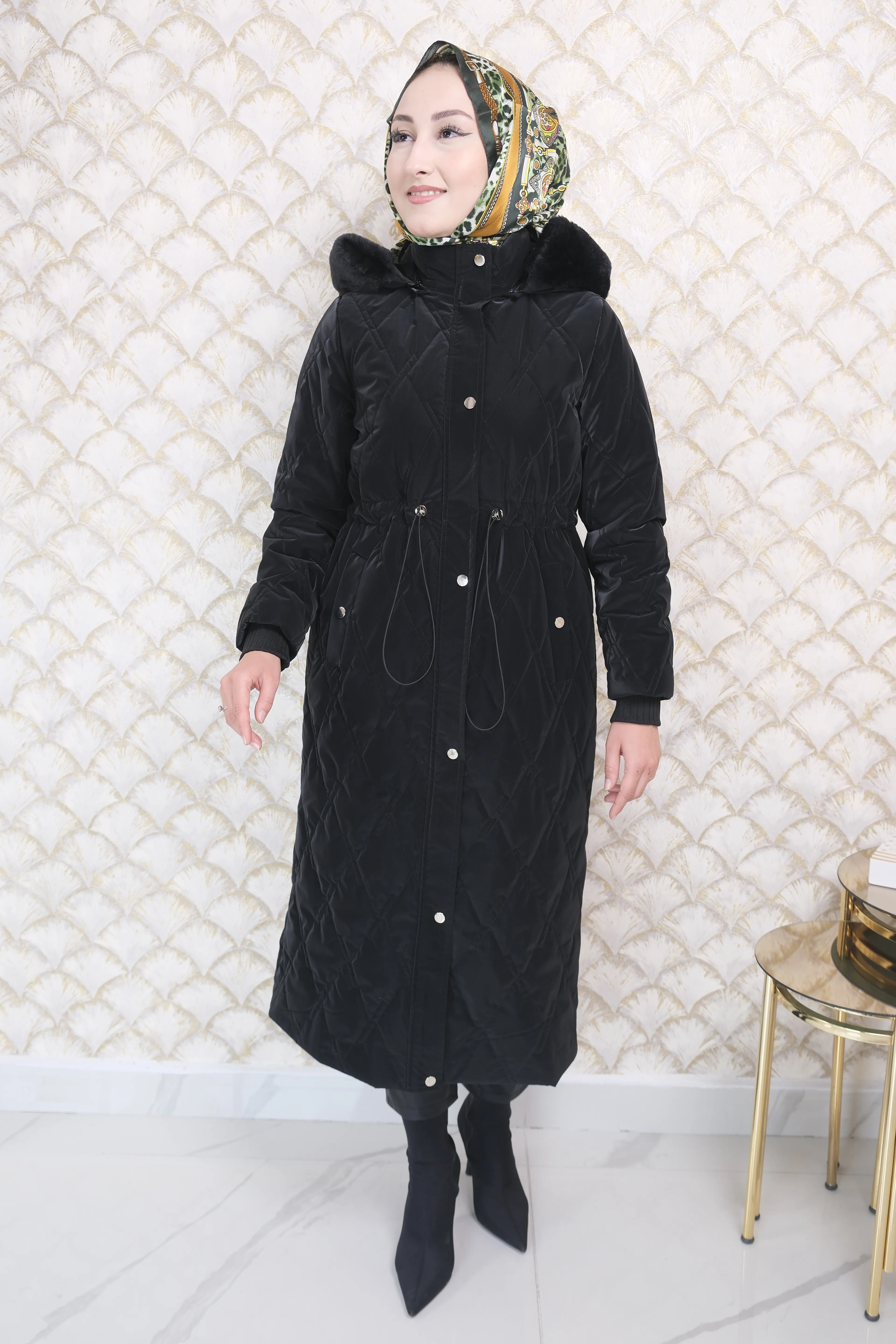 NURGÜN Kapitone Mont