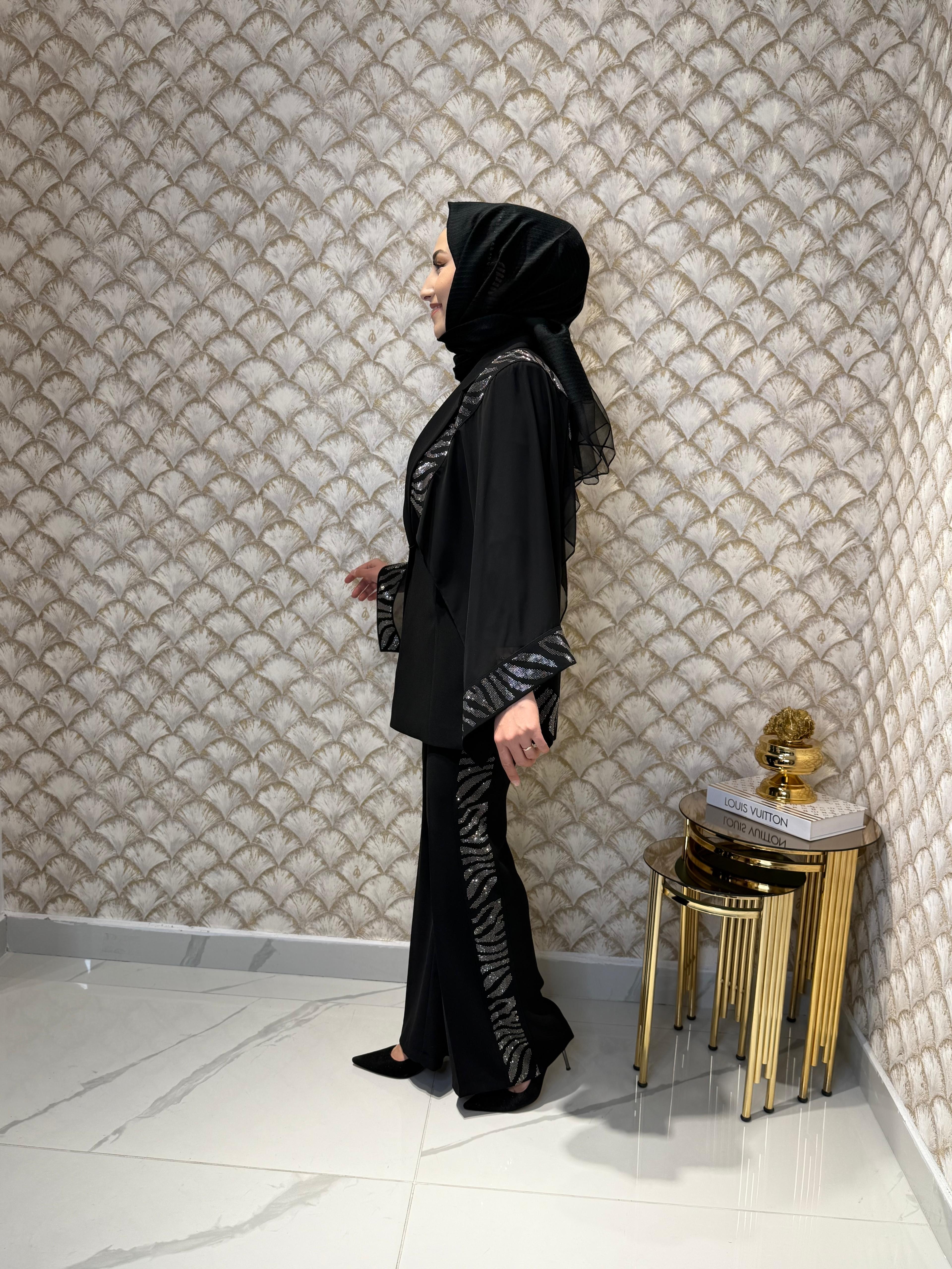 MODAİLGİ Pelerin Detaylı Taş İşlemeli Ceket Takım