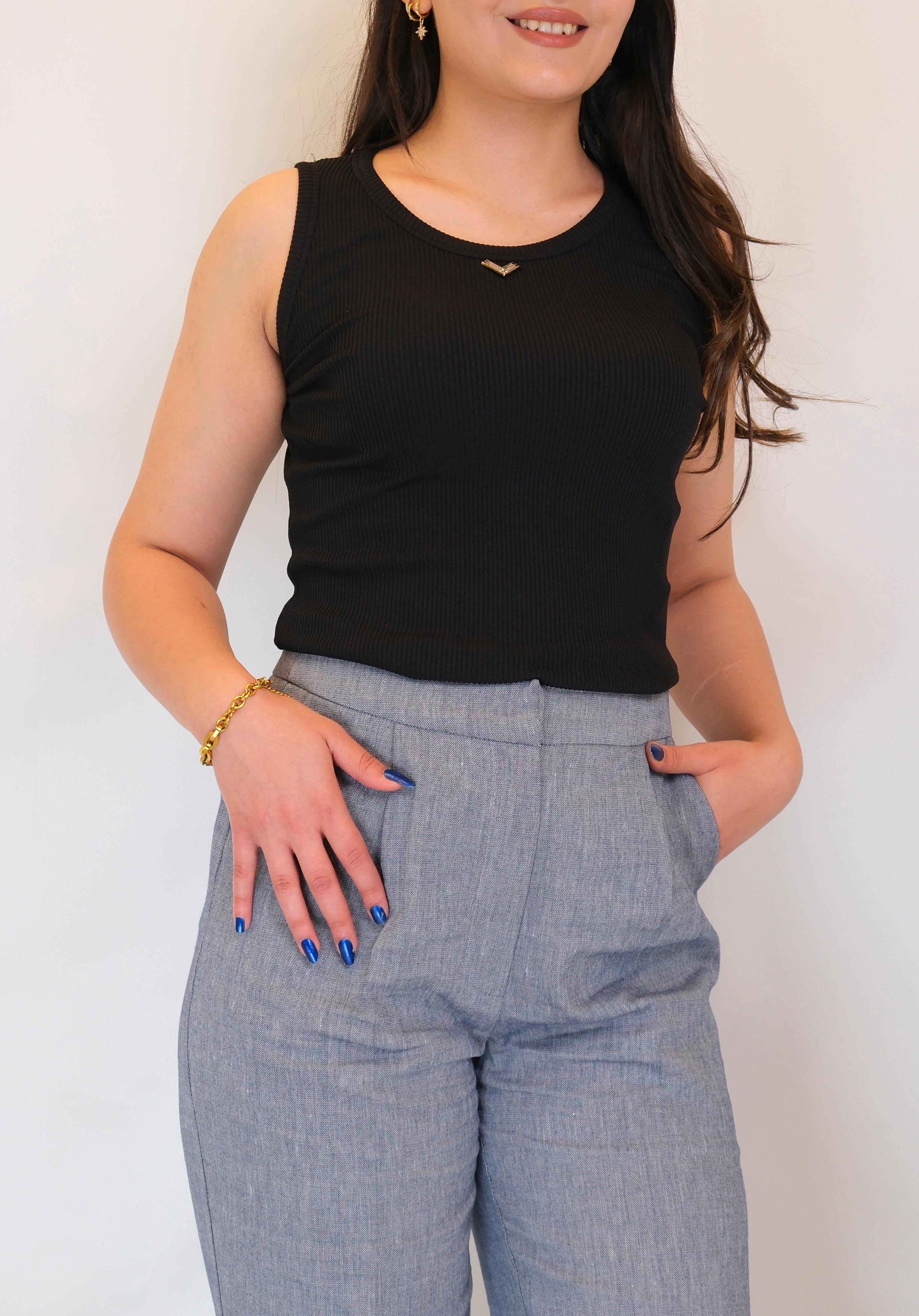 ON FASHION Yakası Aksesuarlı Fitilli Pamuklu Bluz - Siyah