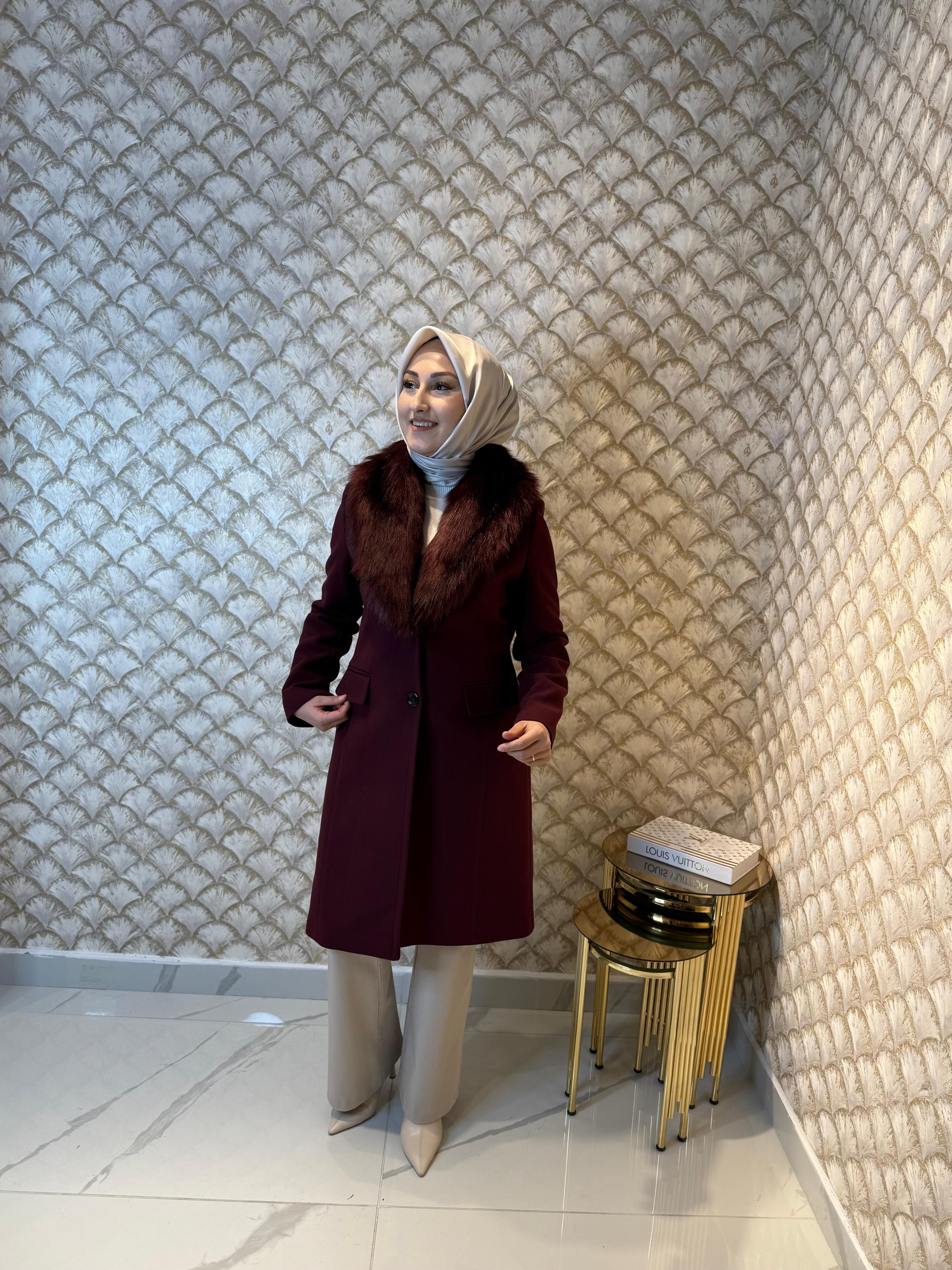 EKOL Yakası Kürklü Kaban