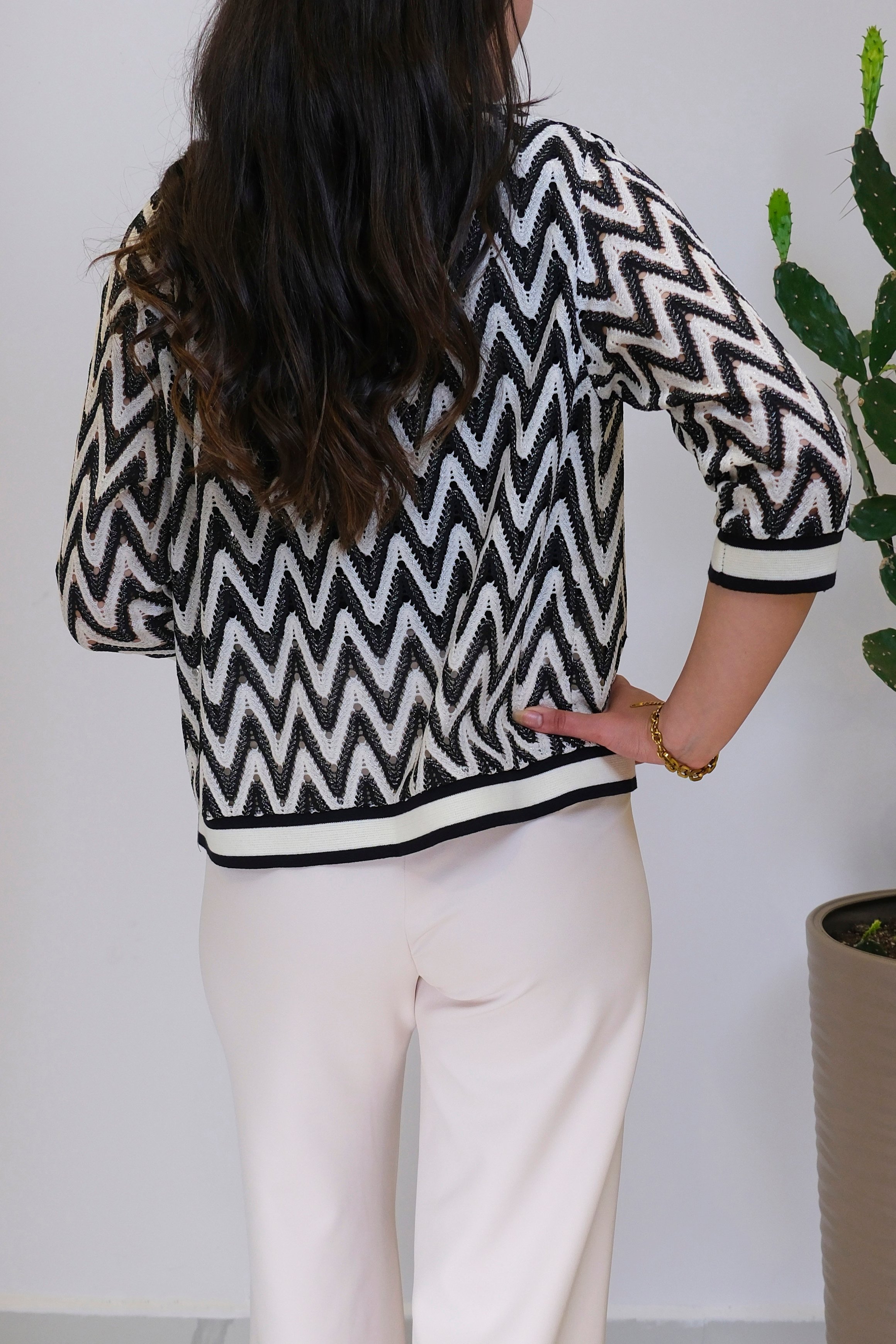 ON FASHION Siyah Zikzak Desenli Hırka