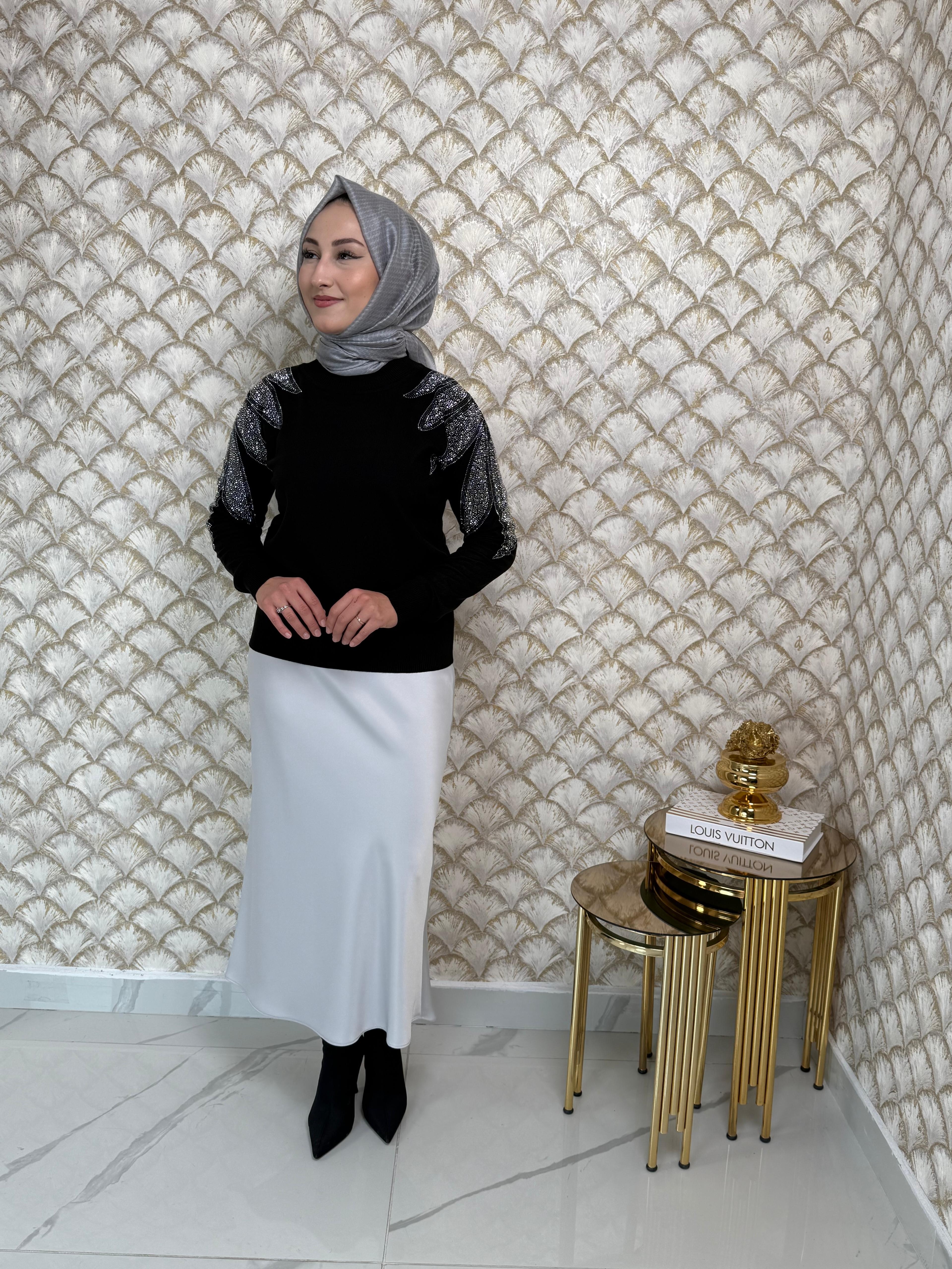 ON FASHION Omuzları Taş İşlemeli Triko Kazak - Siyah