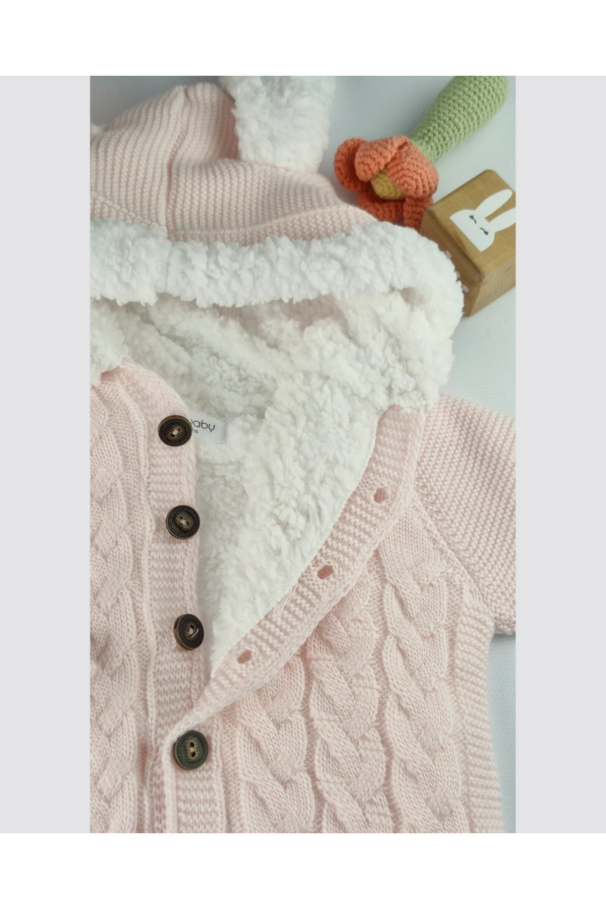 Kız Bebek Şeker Pembe Triko Tulum – Peluş Astarlı Kapüşonlu Kışlık (6-24 Ay)