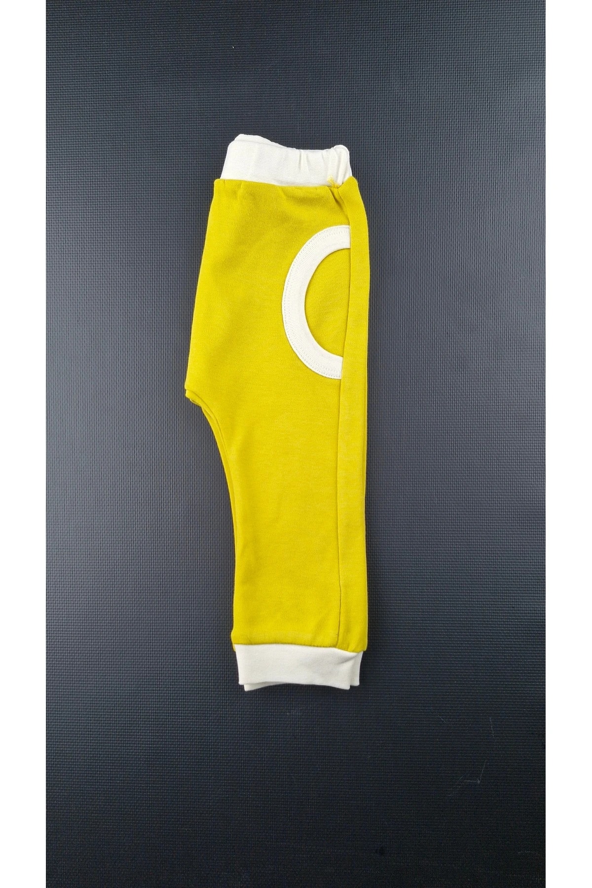 Eğlenceli Karakter Baskılı Sarı Bebek Organik Pijama Takımı