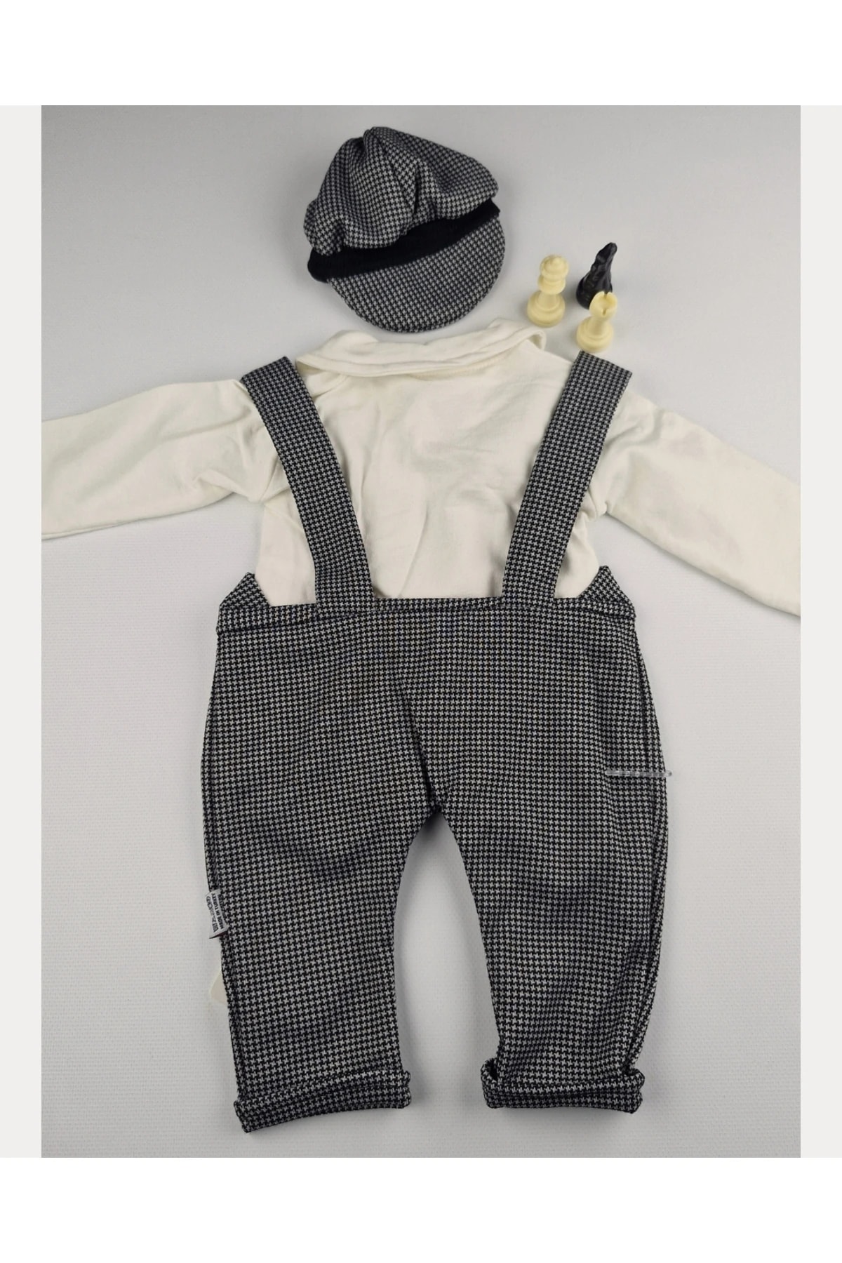 Erkek Bebek Şık Tulum Takımı - Papyonlu Body ve Kasket Şapka - 0-12 Ay
