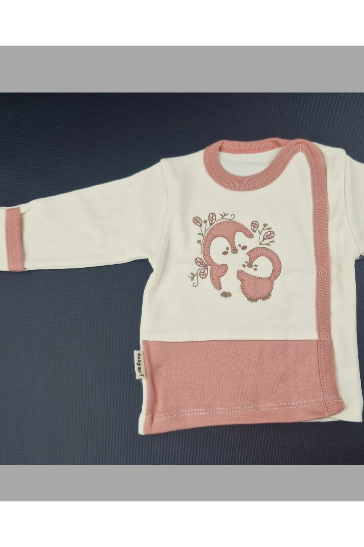 Asliva Kız Bebek 3’lü Zıbın Takımı – Krem & Gül Kurusu Pembe – Penguen Desenli – %100 Pamuk – 0-3 Ay