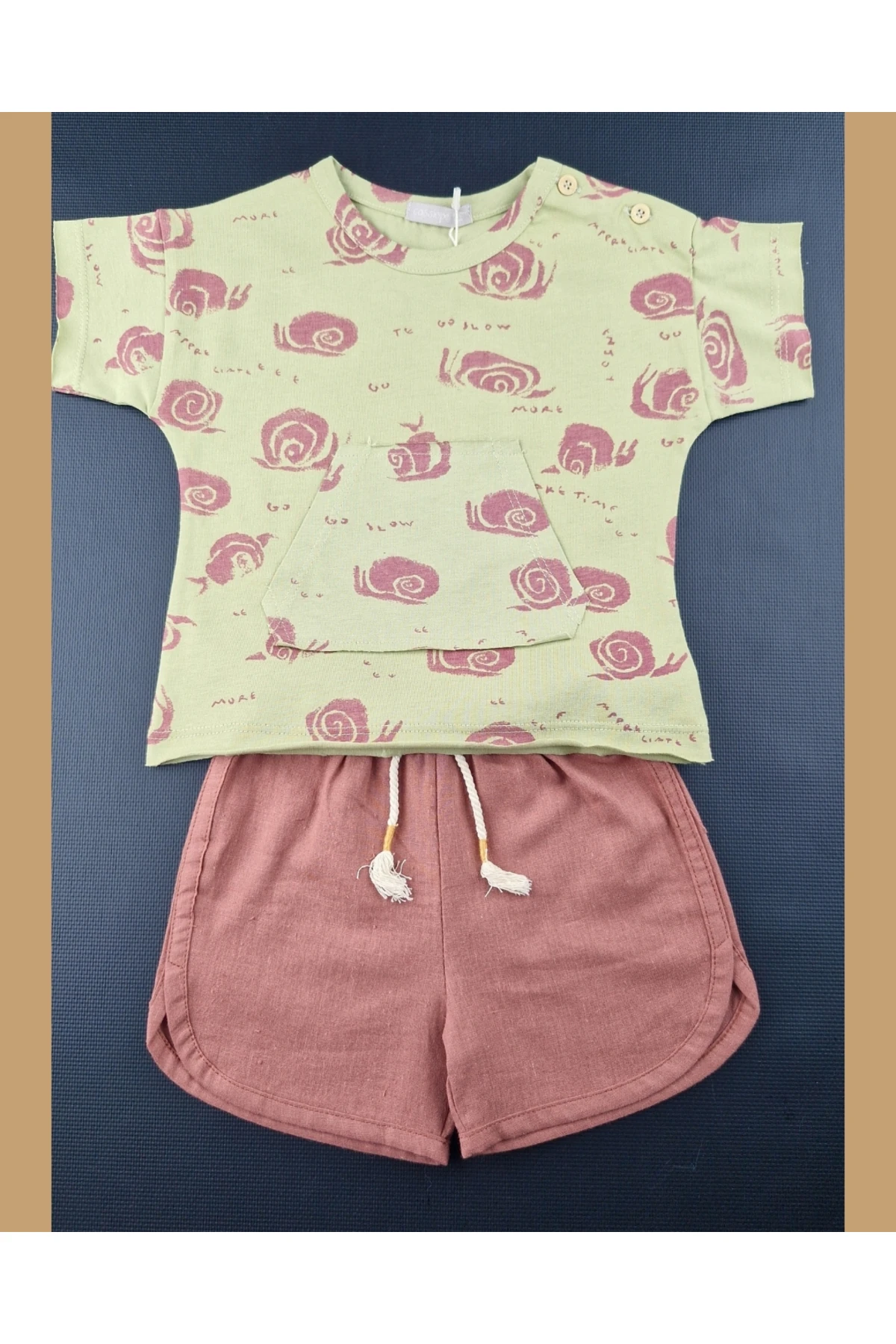 Desenli Bebek Tişört & Şort Takımı