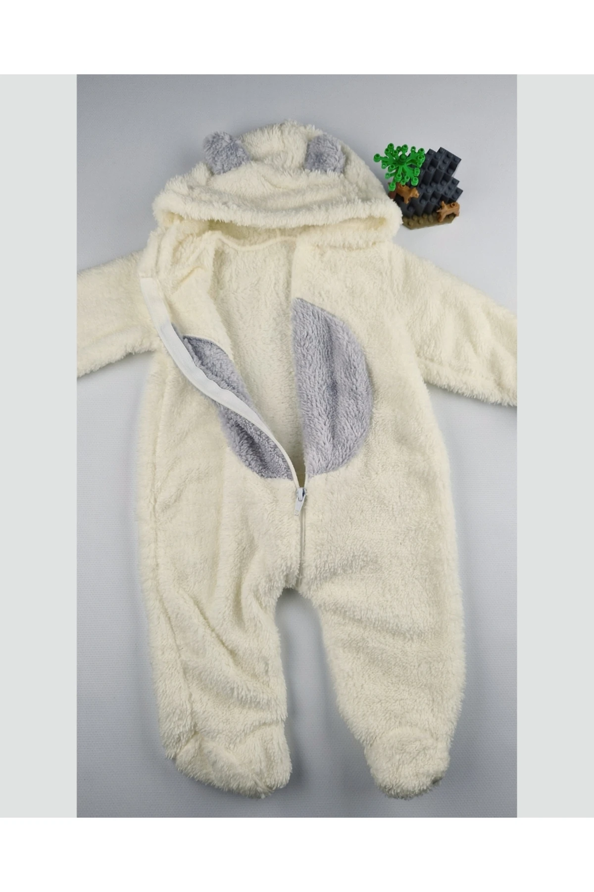 Ayıcık Welsoft Peluş Bebek Tulum – Kapüşonlu, Fermuarlı, Kapalı Ayaklı Lila/Krem 3-6-9 Ay