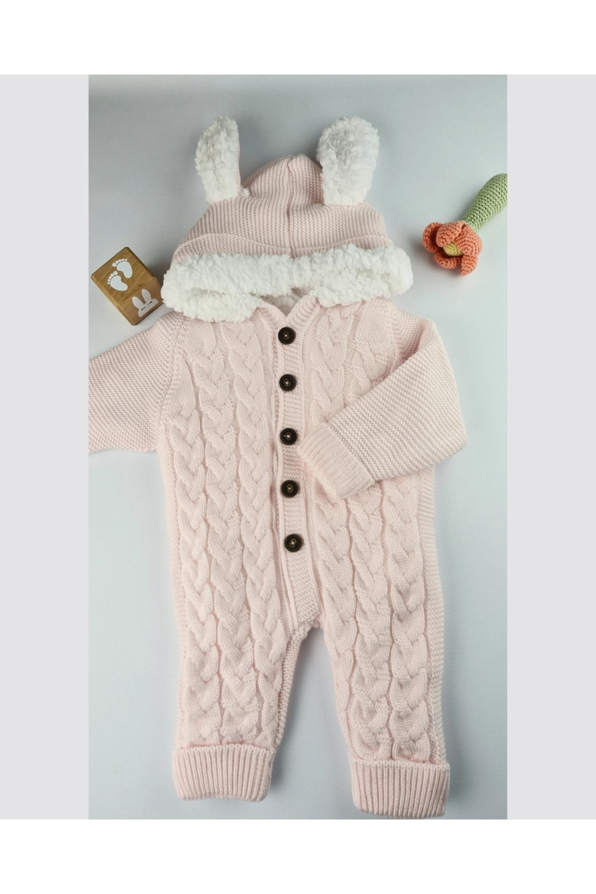 Kız Bebek Şeker Pembe Triko Tulum – Peluş Astarlı Kapüşonlu Kışlık (6-24 Ay)