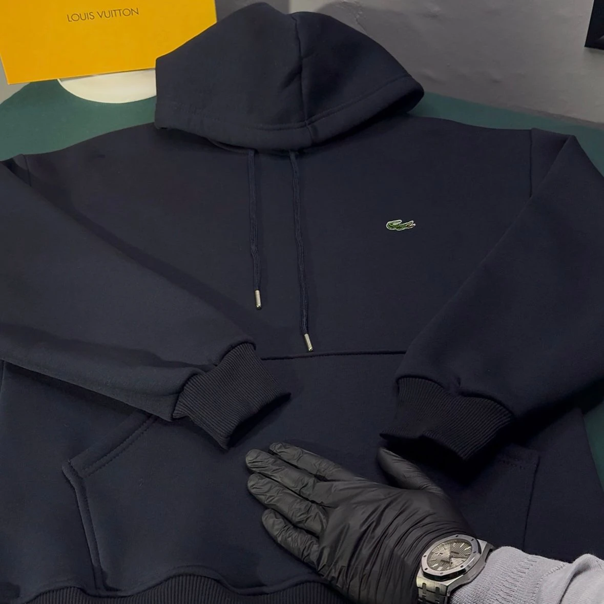 LACOSTE ÜÇ İPLİK ŞARDONLU KAPÜŞONLU SWEATSHİRT - LACİVERT