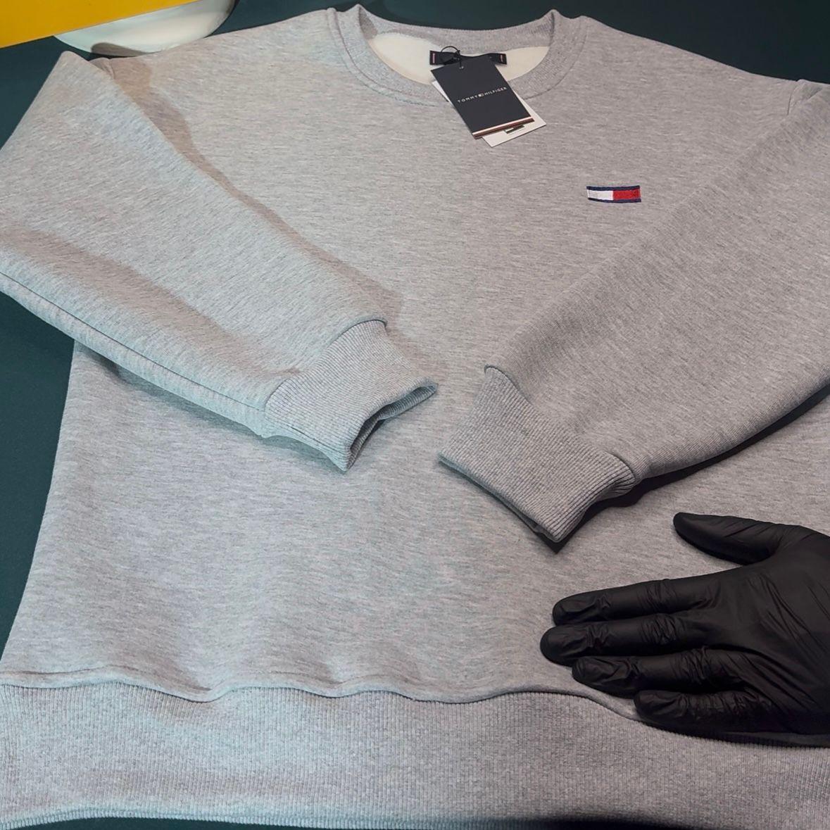 TOMMY ÜÇ İPLİK ŞARDONLU BİSİKLET YAKA SWEATSHİRT - GRİ